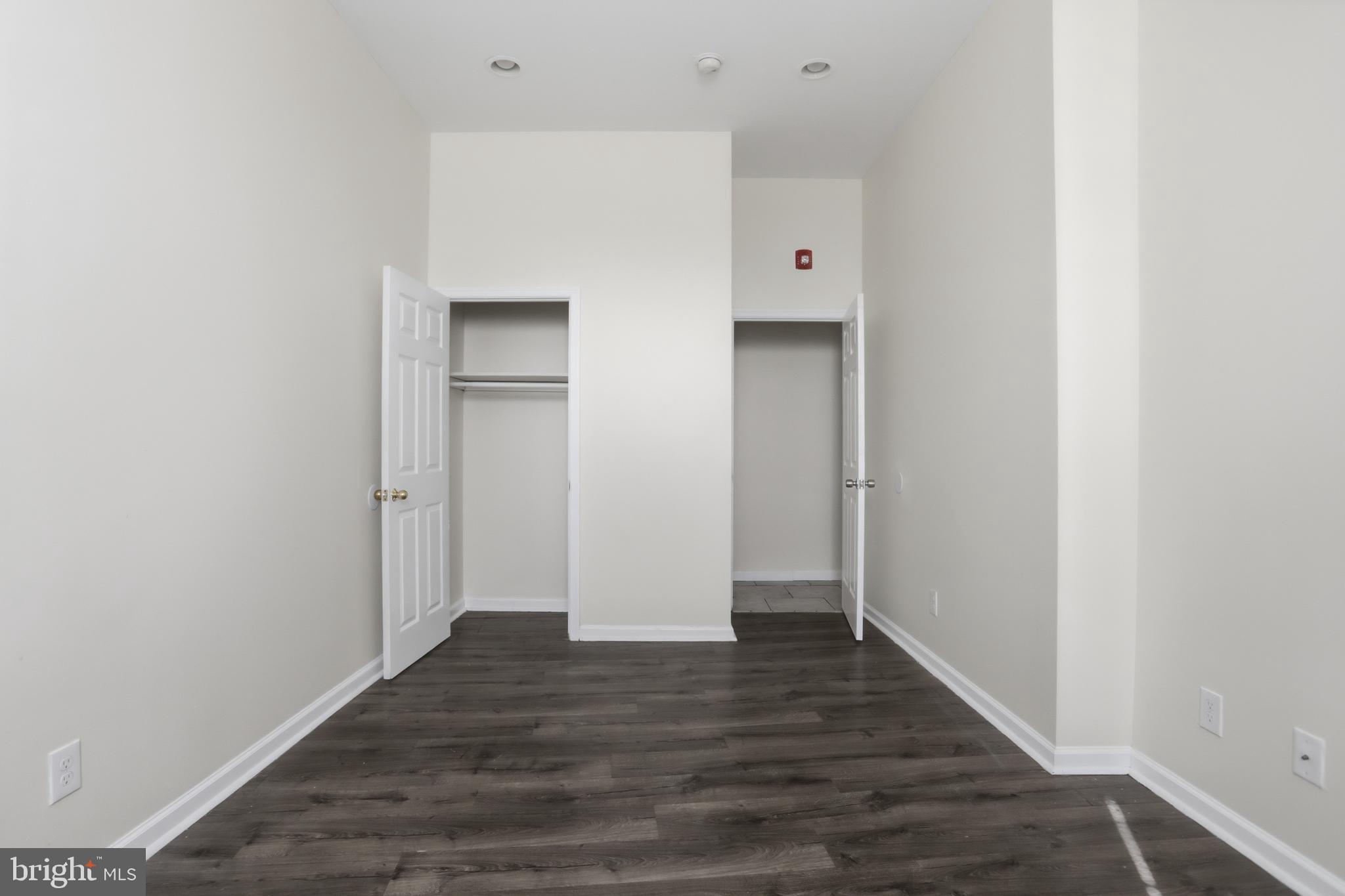 GERMANTOWN - Commercial Sale