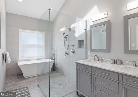 Photo of 1940 Hillside Drive, FALLS CHURCH, VA 22043 (MLS # VAFX2290568)