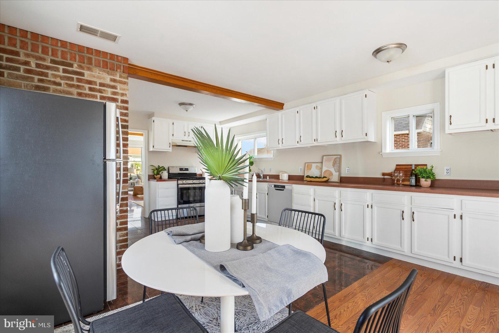 NORWOOD PARK - Residential