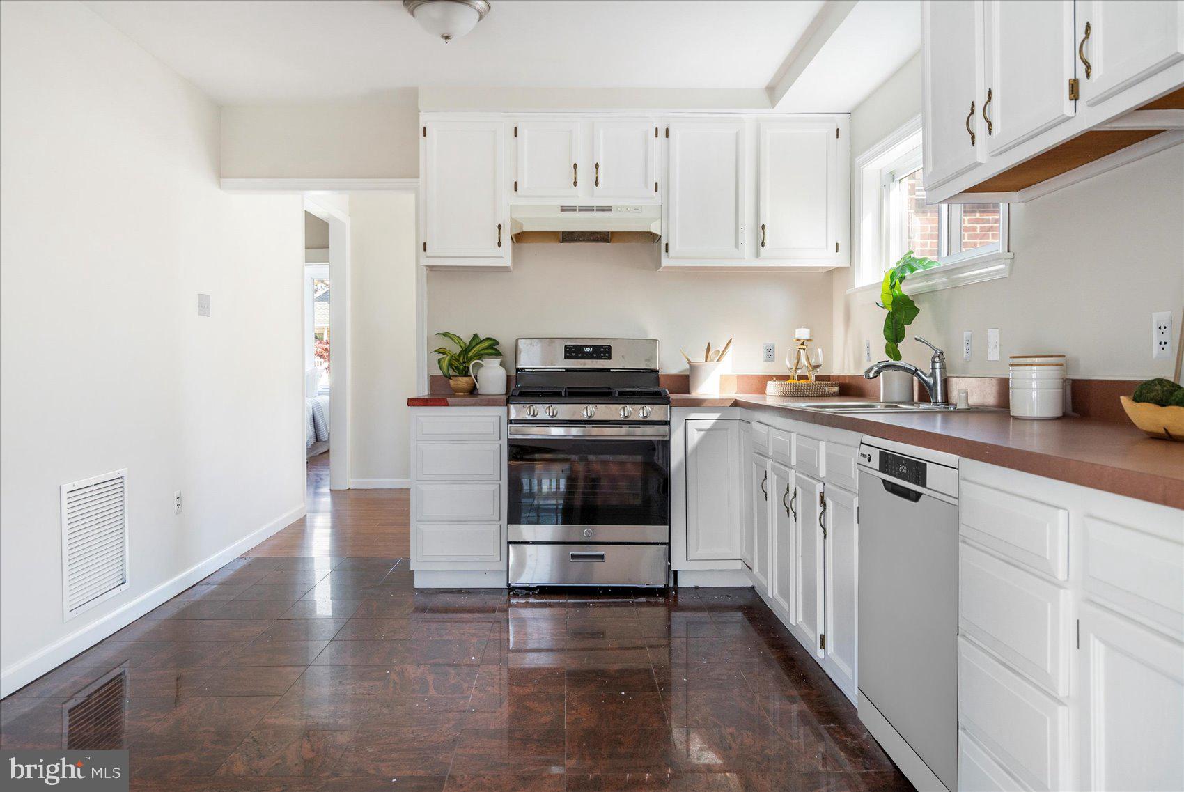 NORWOOD PARK - Residential