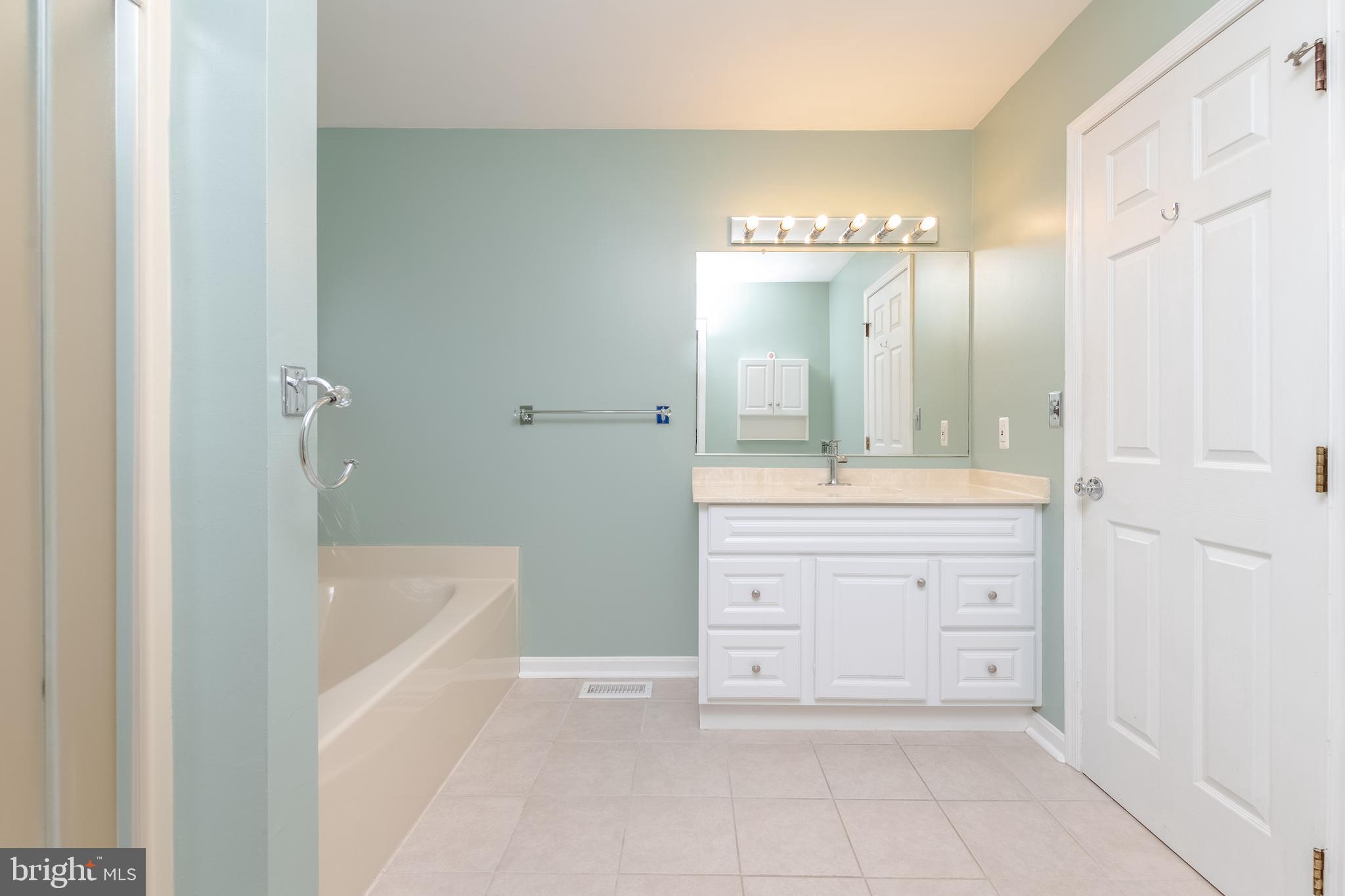 BAY VIEW ESTATES - Residential