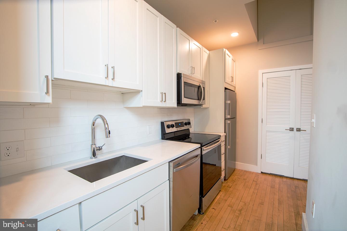 POINT BREEZE - Residential Lease