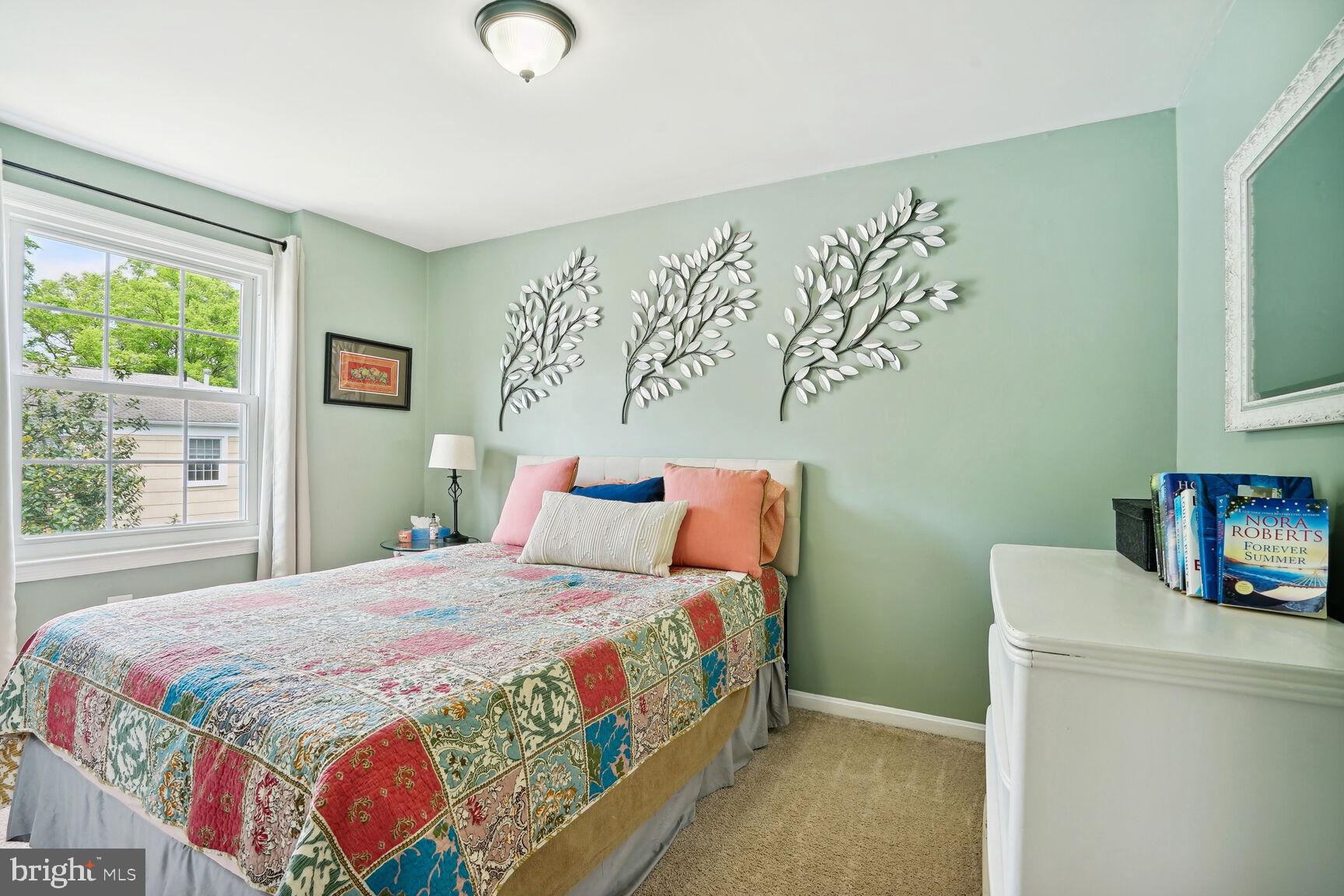 PINEWOOD LAKE - Residential