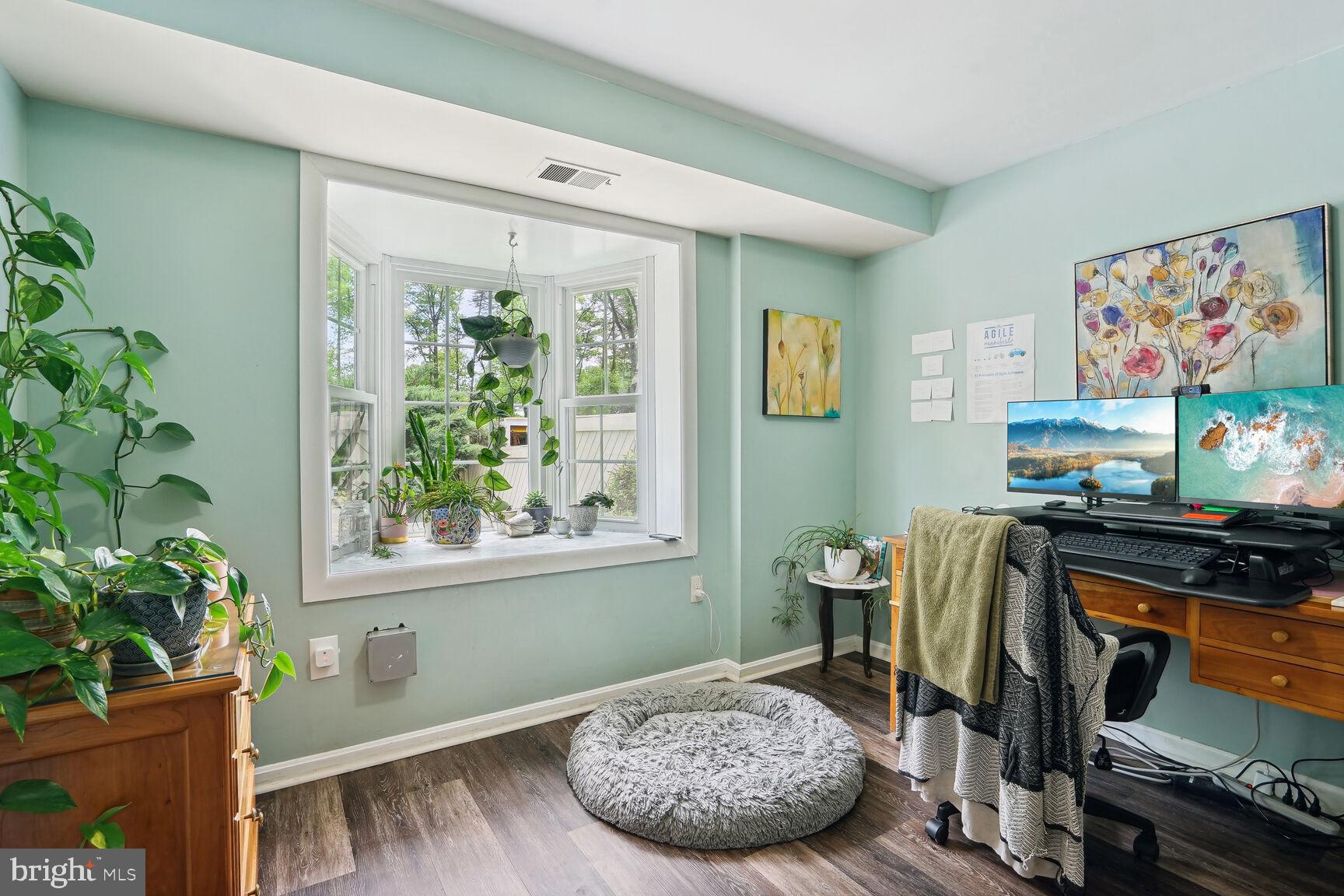 PINEWOOD LAKE - Residential