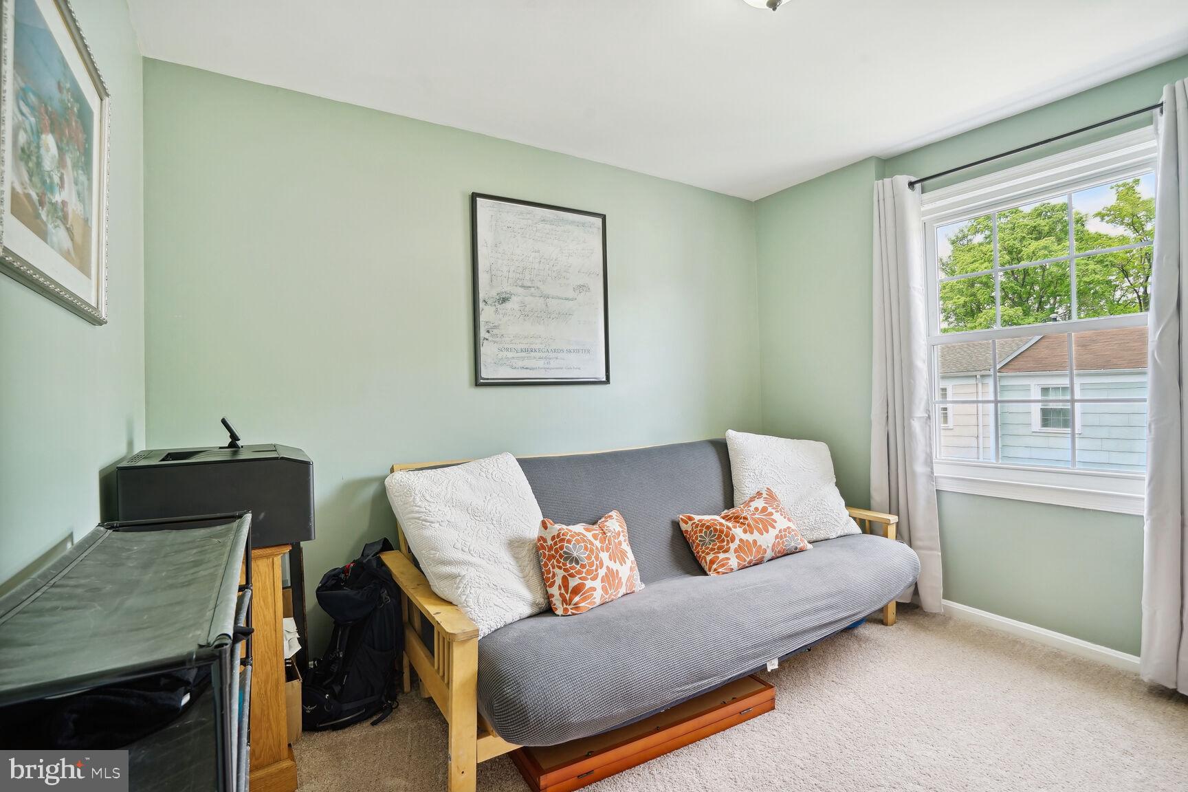 PINEWOOD LAKE - Residential