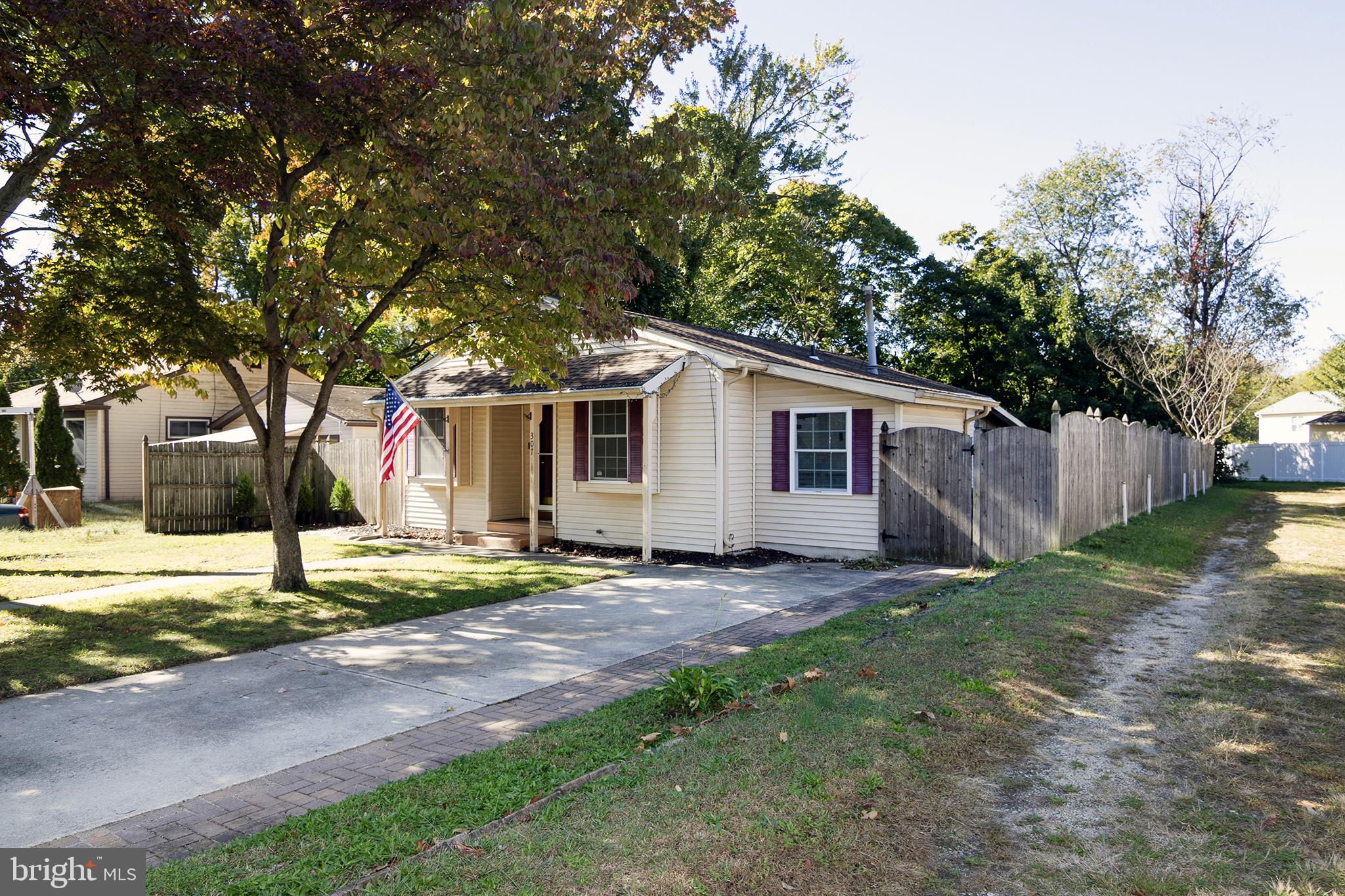 307 FERN AVENUE