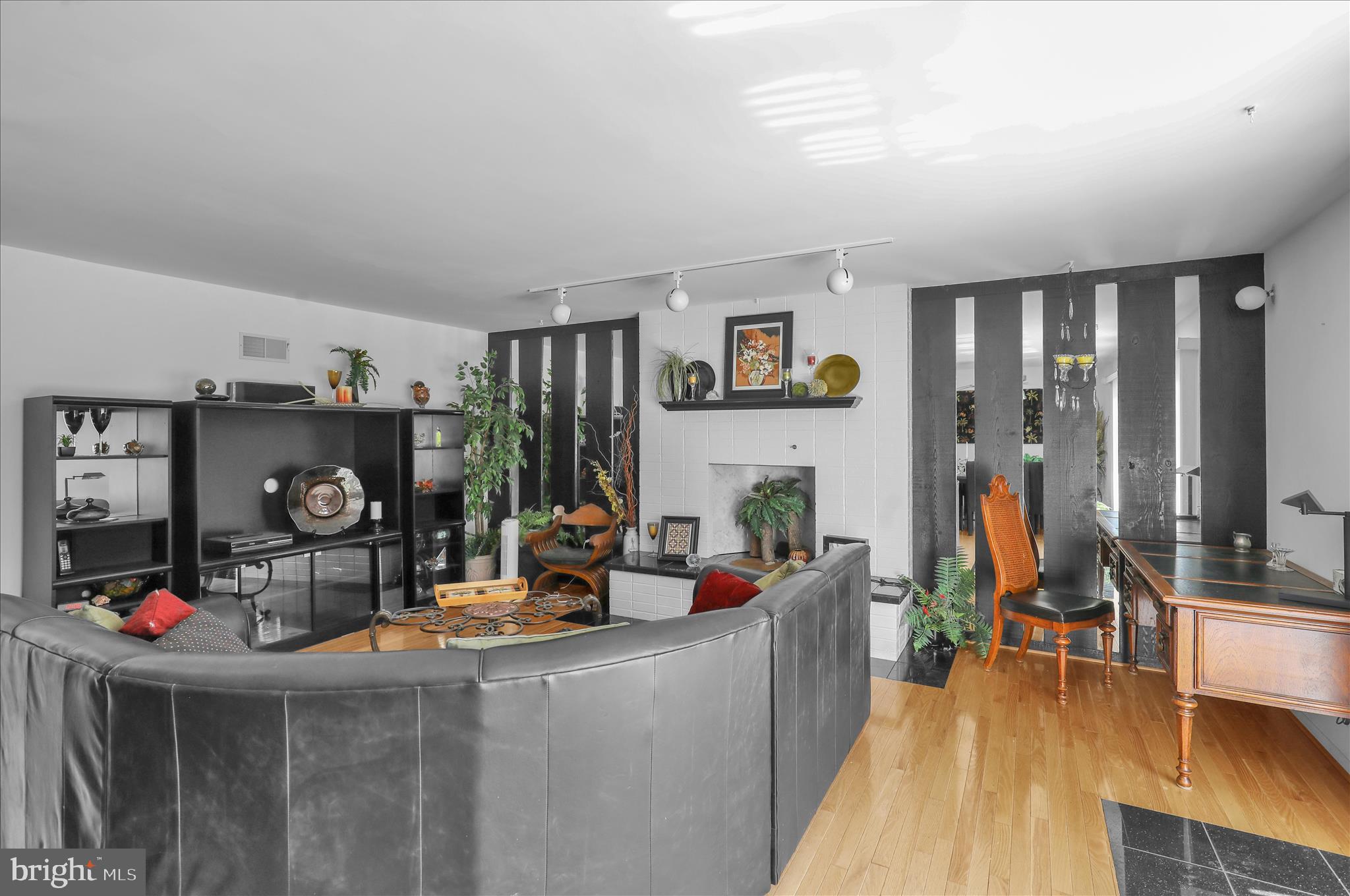 FAR HILLS FARM - Residential