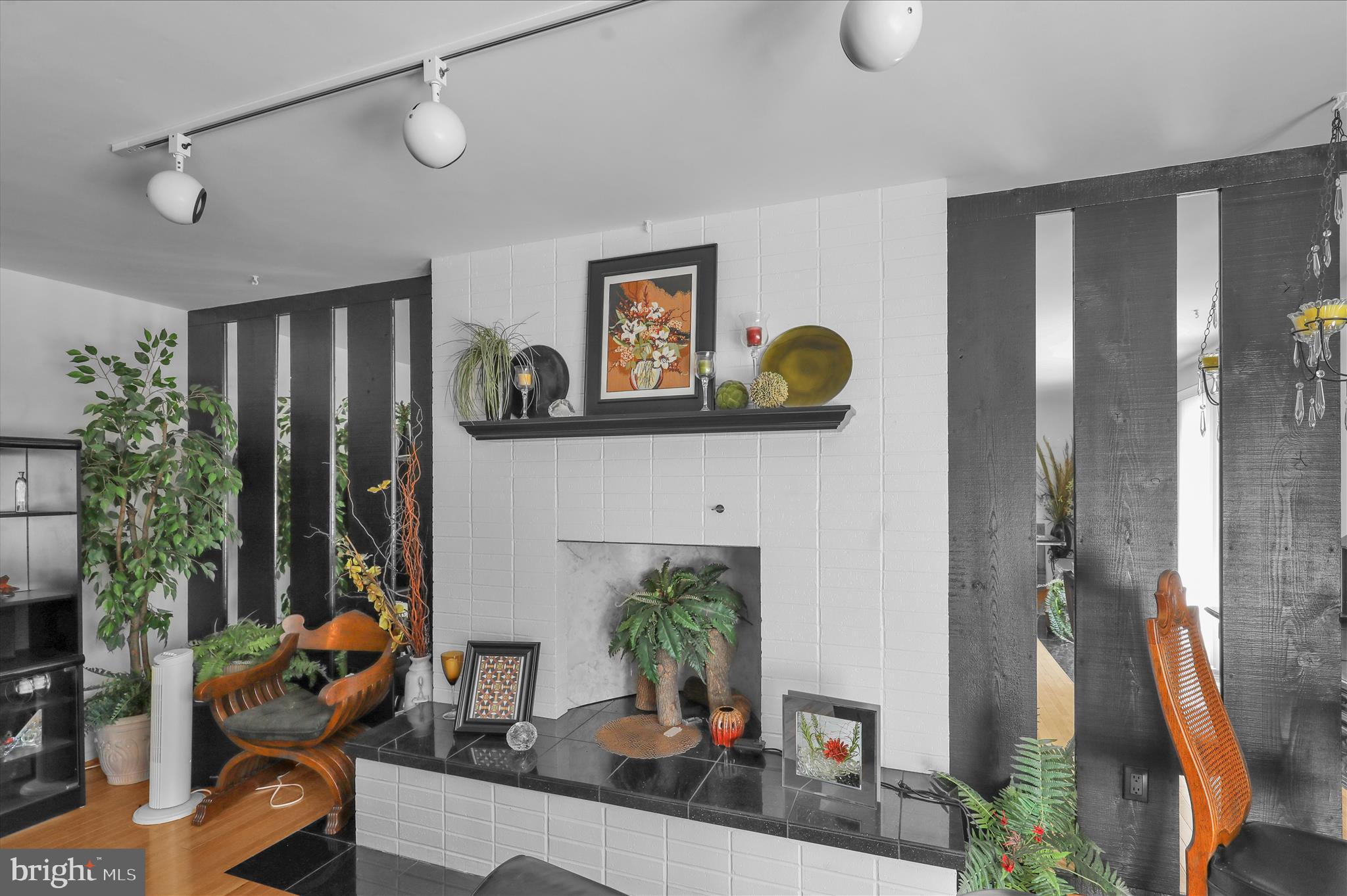 FAR HILLS FARM - Residential
