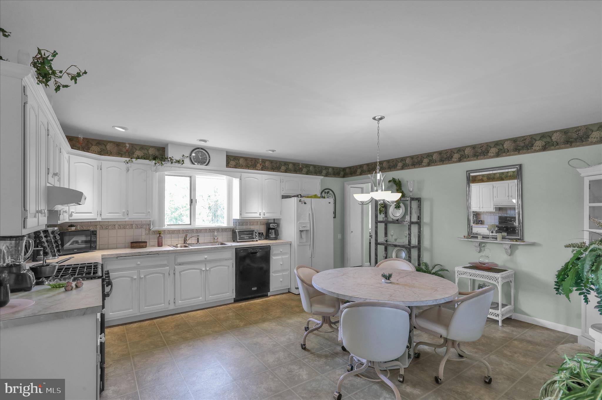 FAR HILLS FARM - Residential