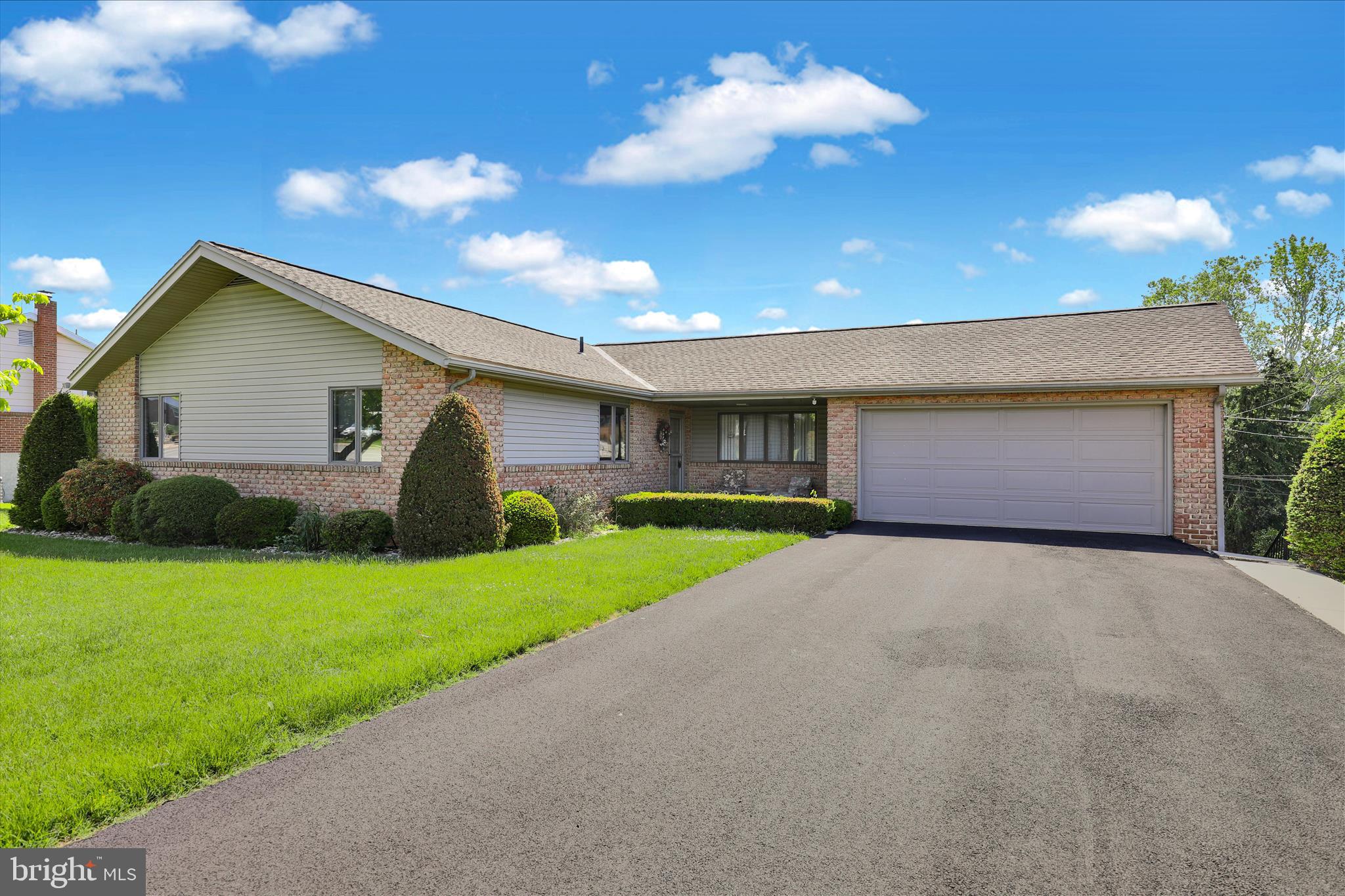 FAR HILLS FARM - Residential