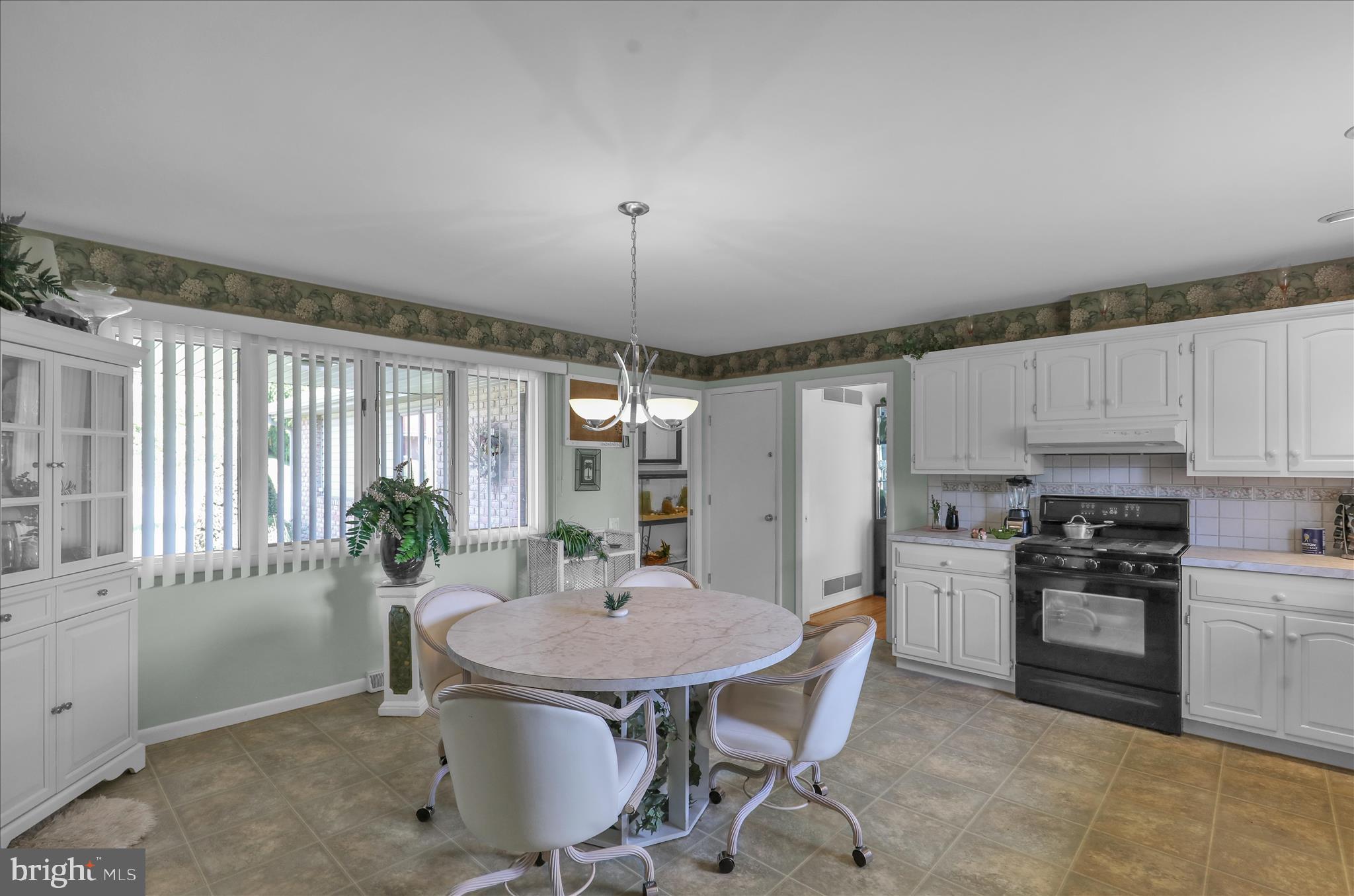 FAR HILLS FARM - Residential