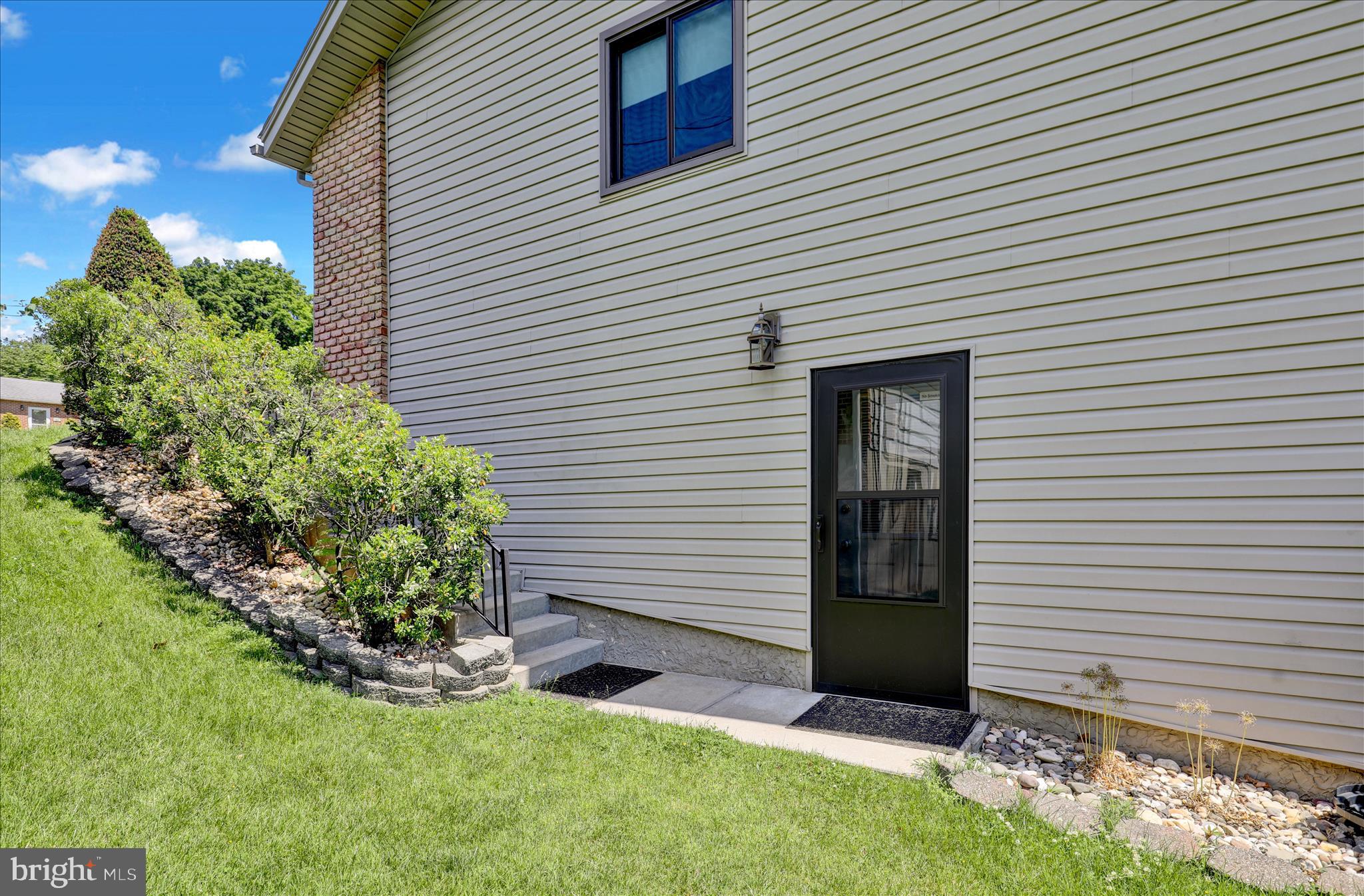 FAR HILLS FARM - Residential