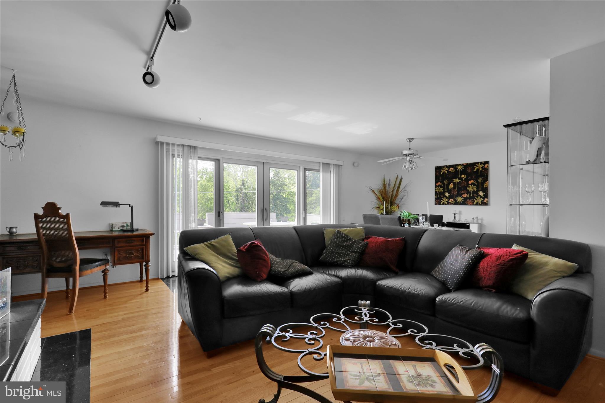 FAR HILLS FARM - Residential