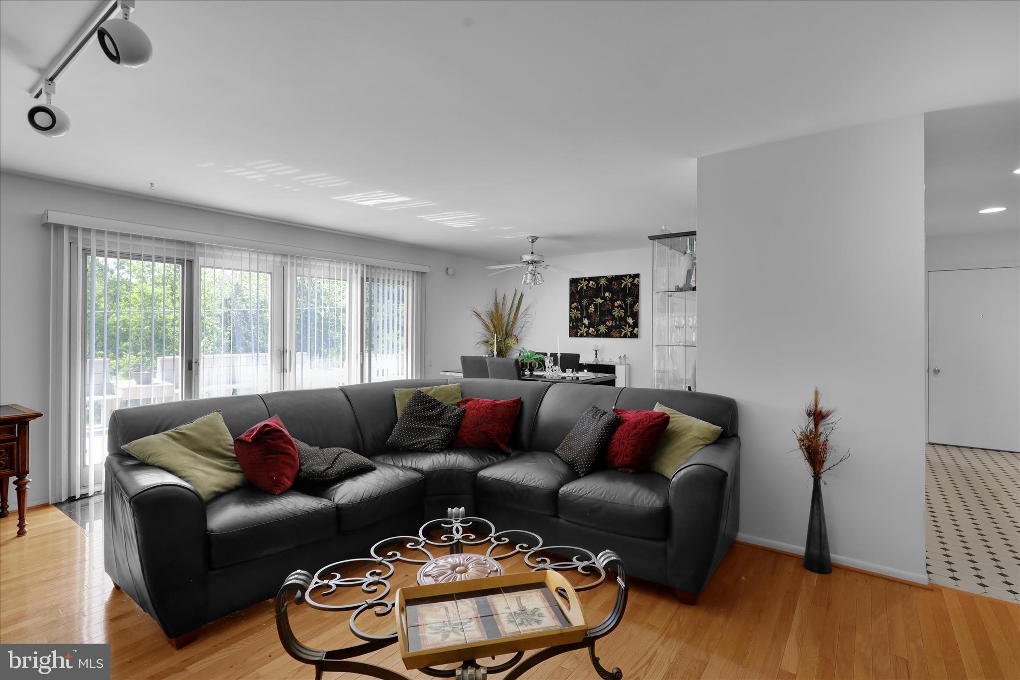 FAR HILLS FARM - Residential