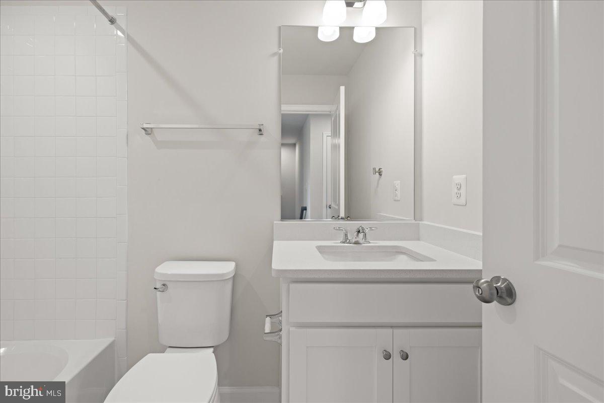 PRESIDENTS POINTE - Residential Lease