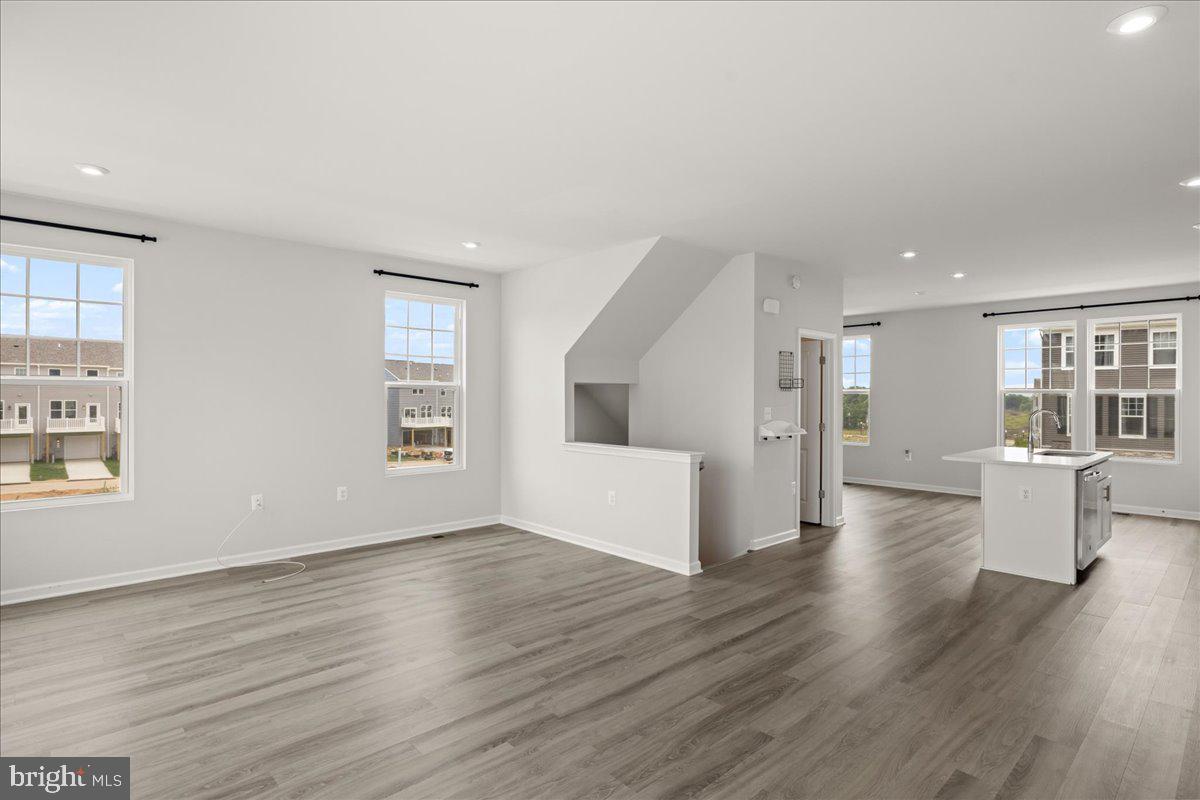 PRESIDENTS POINTE - Residential Lease