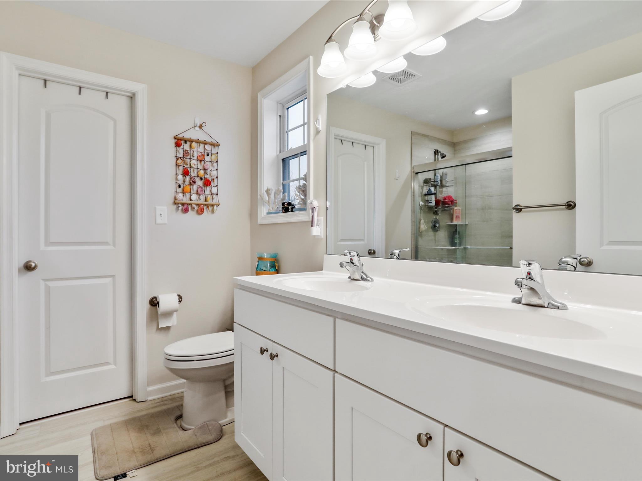 MIDDLE CREEK MANOR - Residential