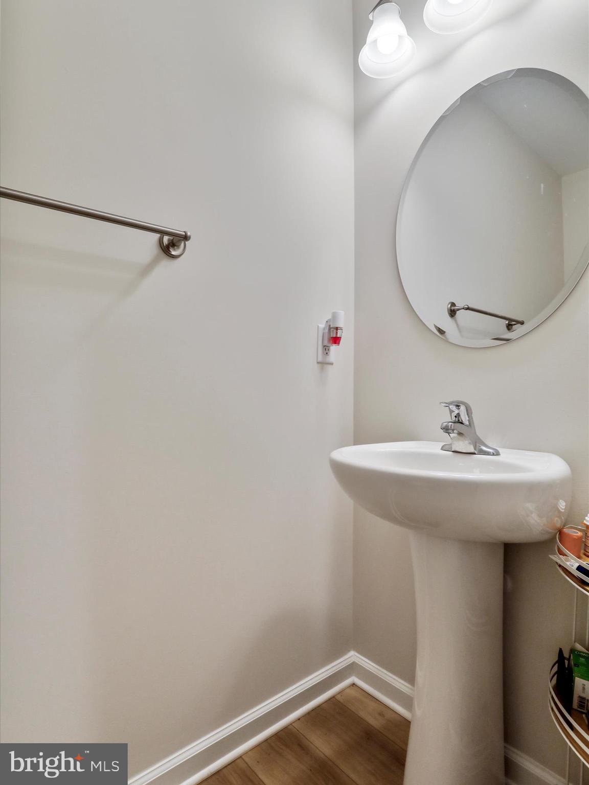 MIDDLE CREEK MANOR - Residential