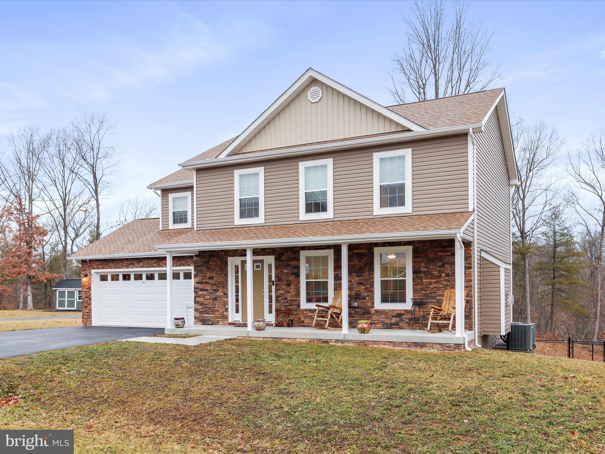 MIDDLE CREEK MANOR - Residential