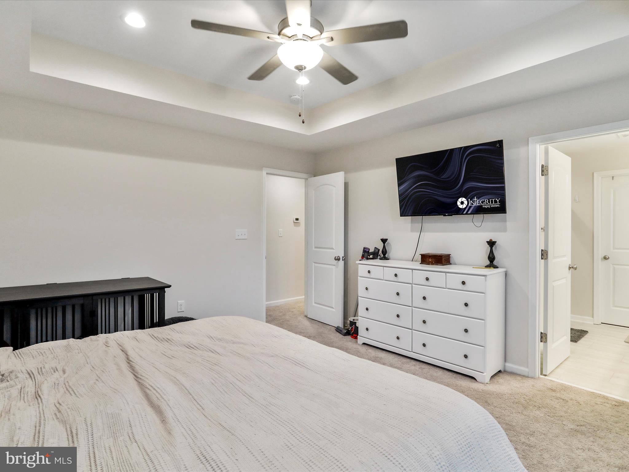 MIDDLE CREEK MANOR - Residential