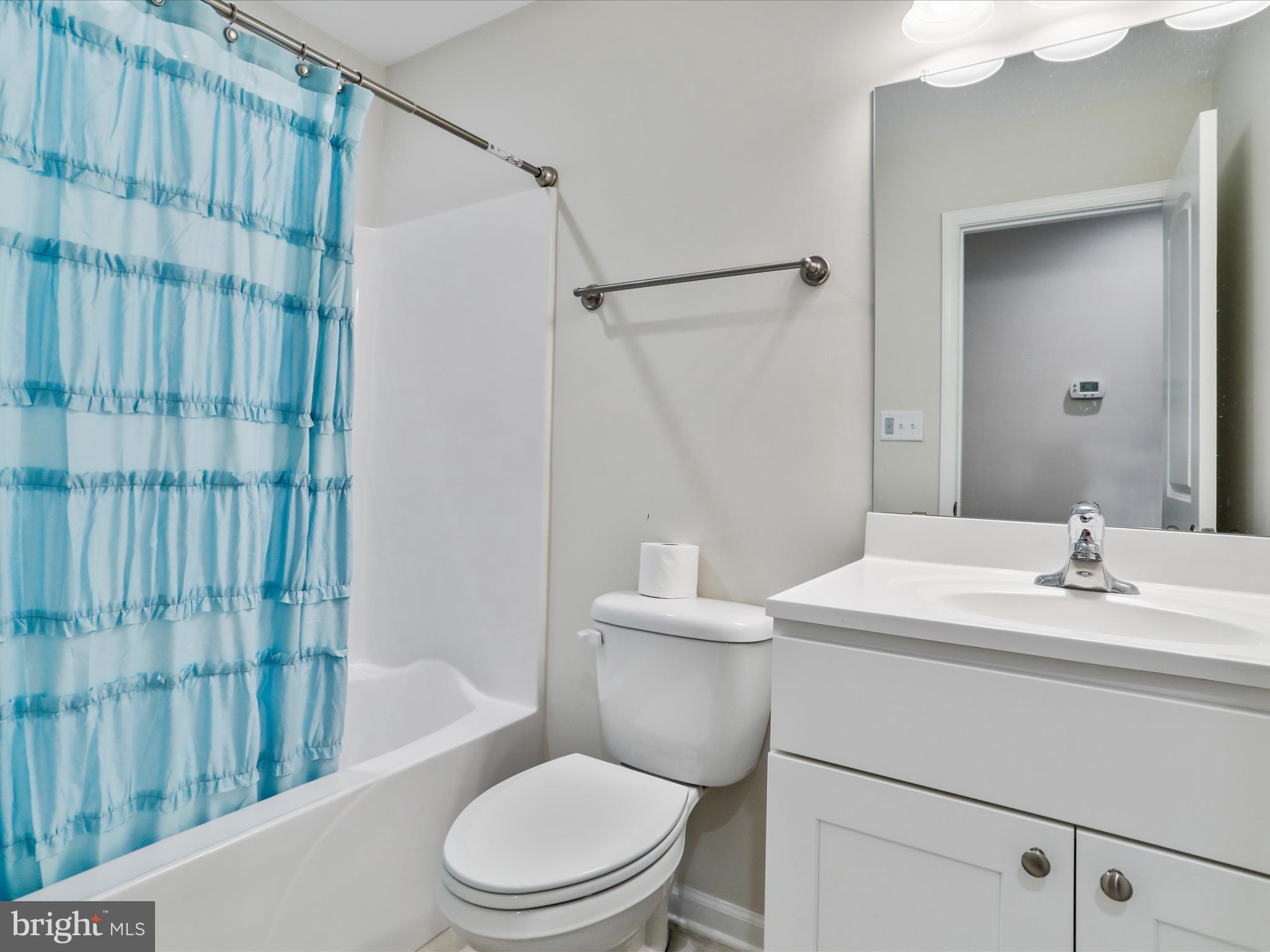 MIDDLE CREEK MANOR - Residential