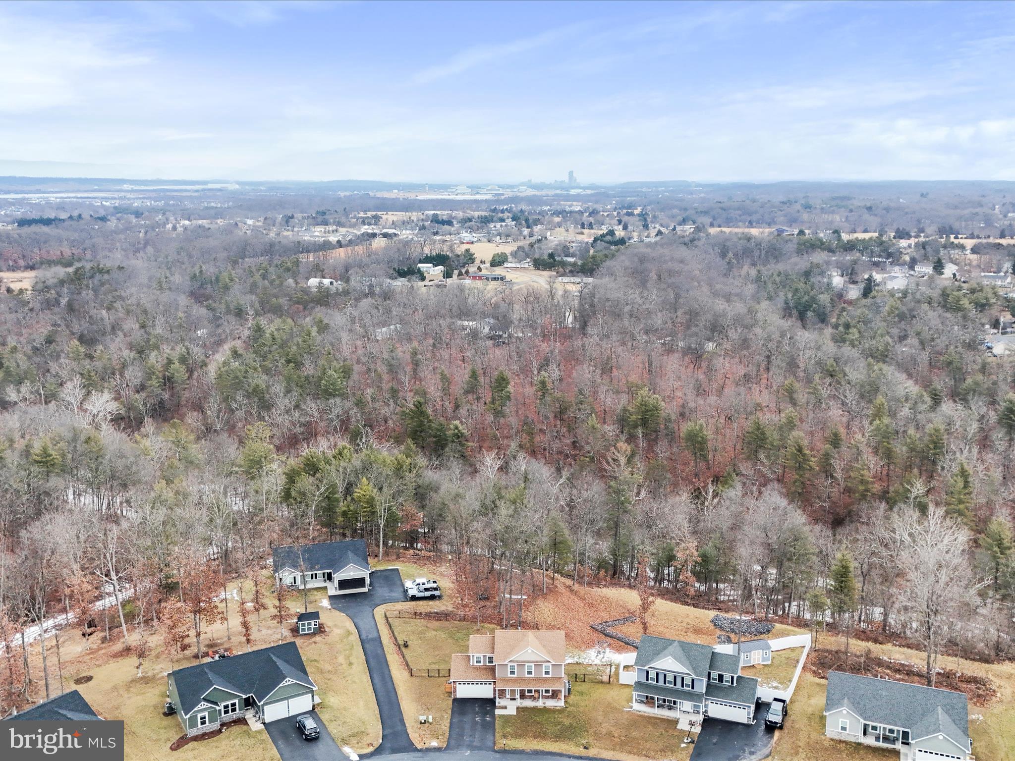 MIDDLE CREEK MANOR - Residential