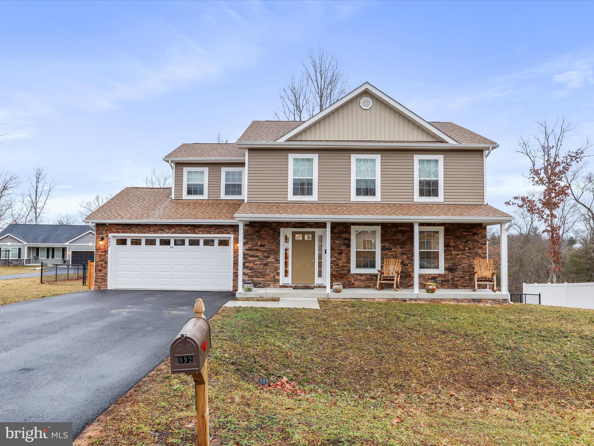 MIDDLE CREEK MANOR - Residential