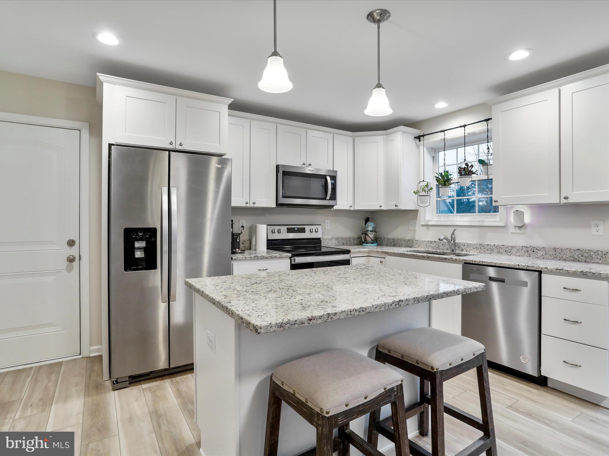 MIDDLE CREEK MANOR - Residential