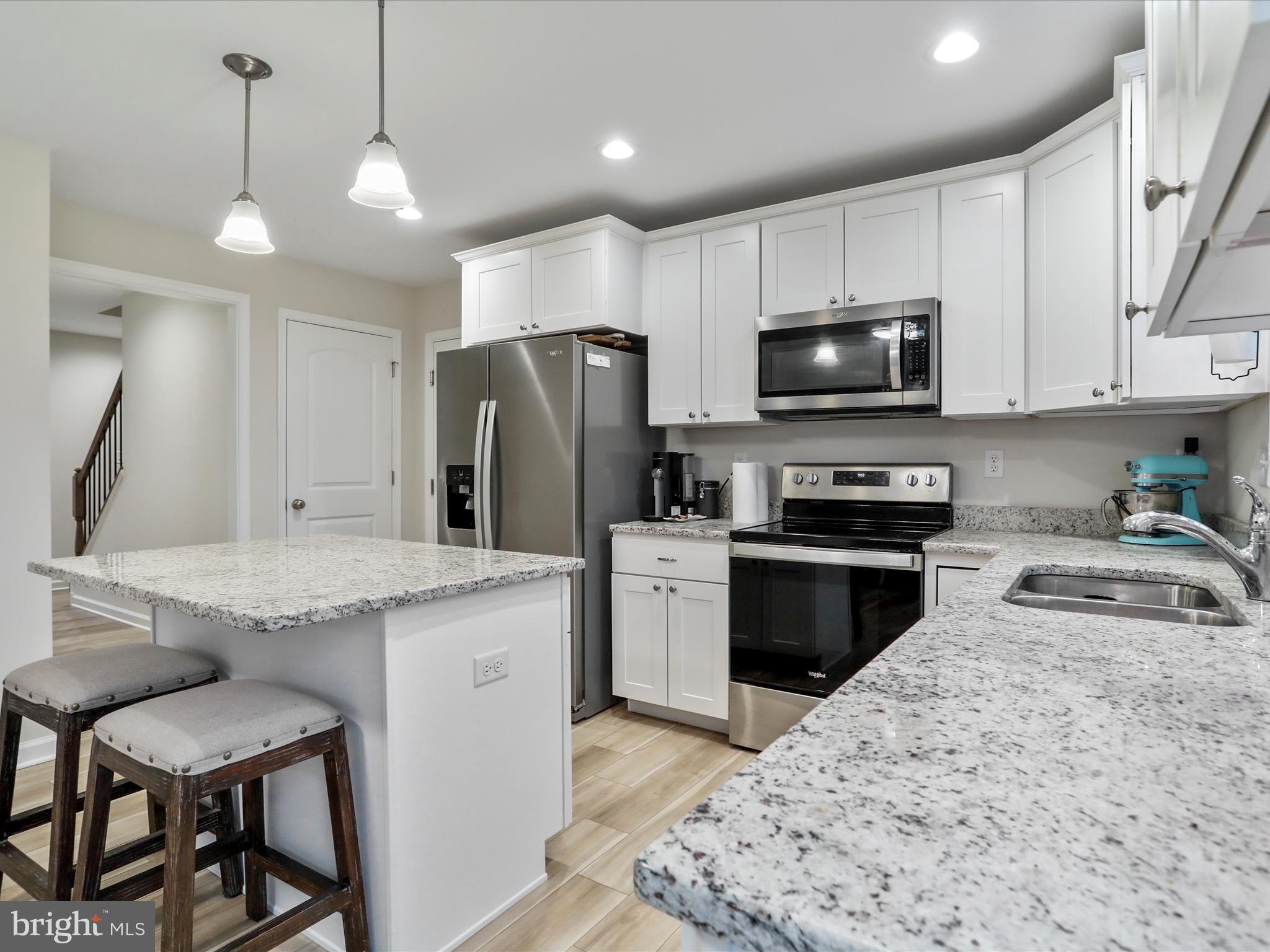 MIDDLE CREEK MANOR - Residential