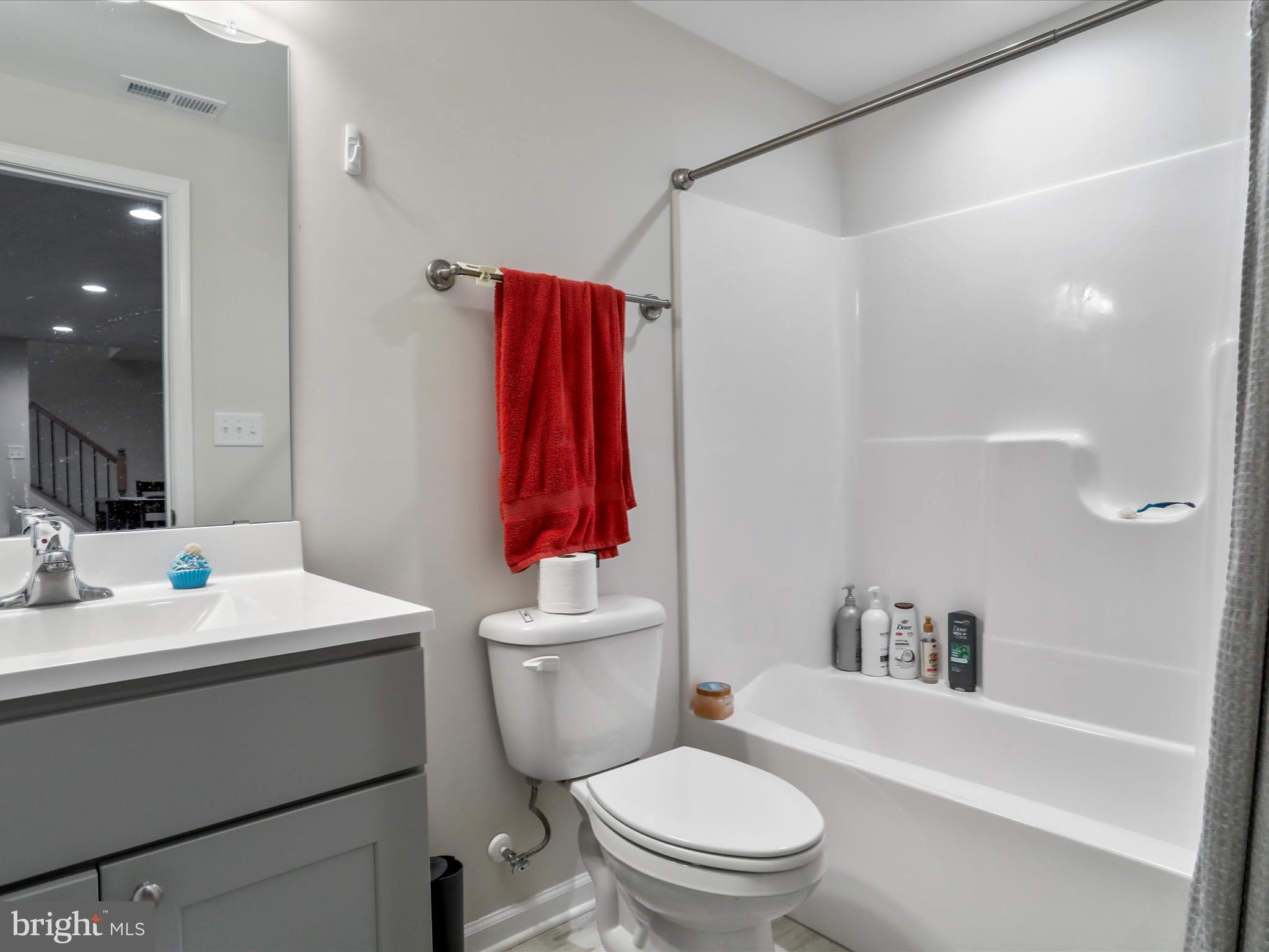 MIDDLE CREEK MANOR - Residential