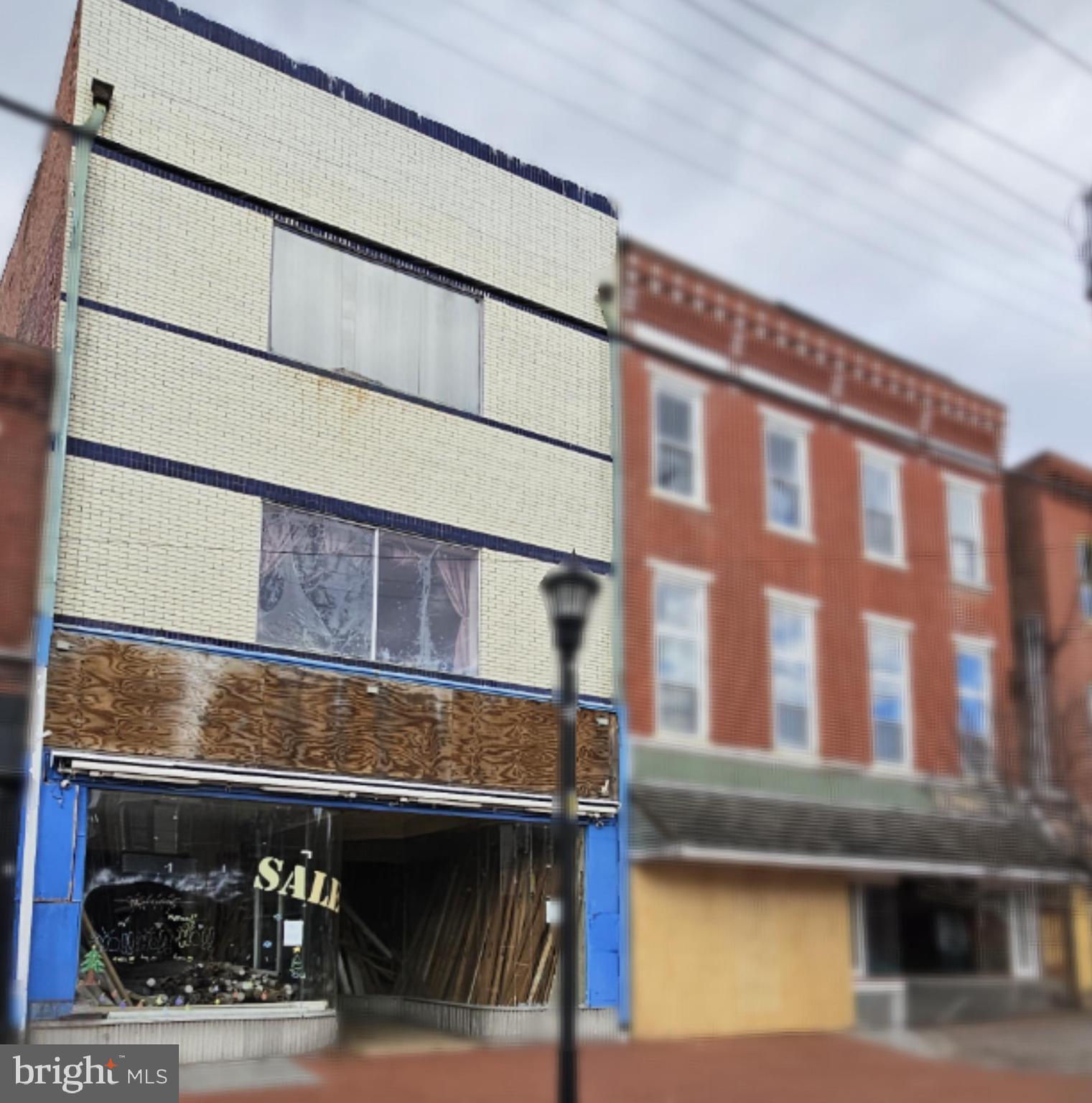 138 W BROADWAY 138-140