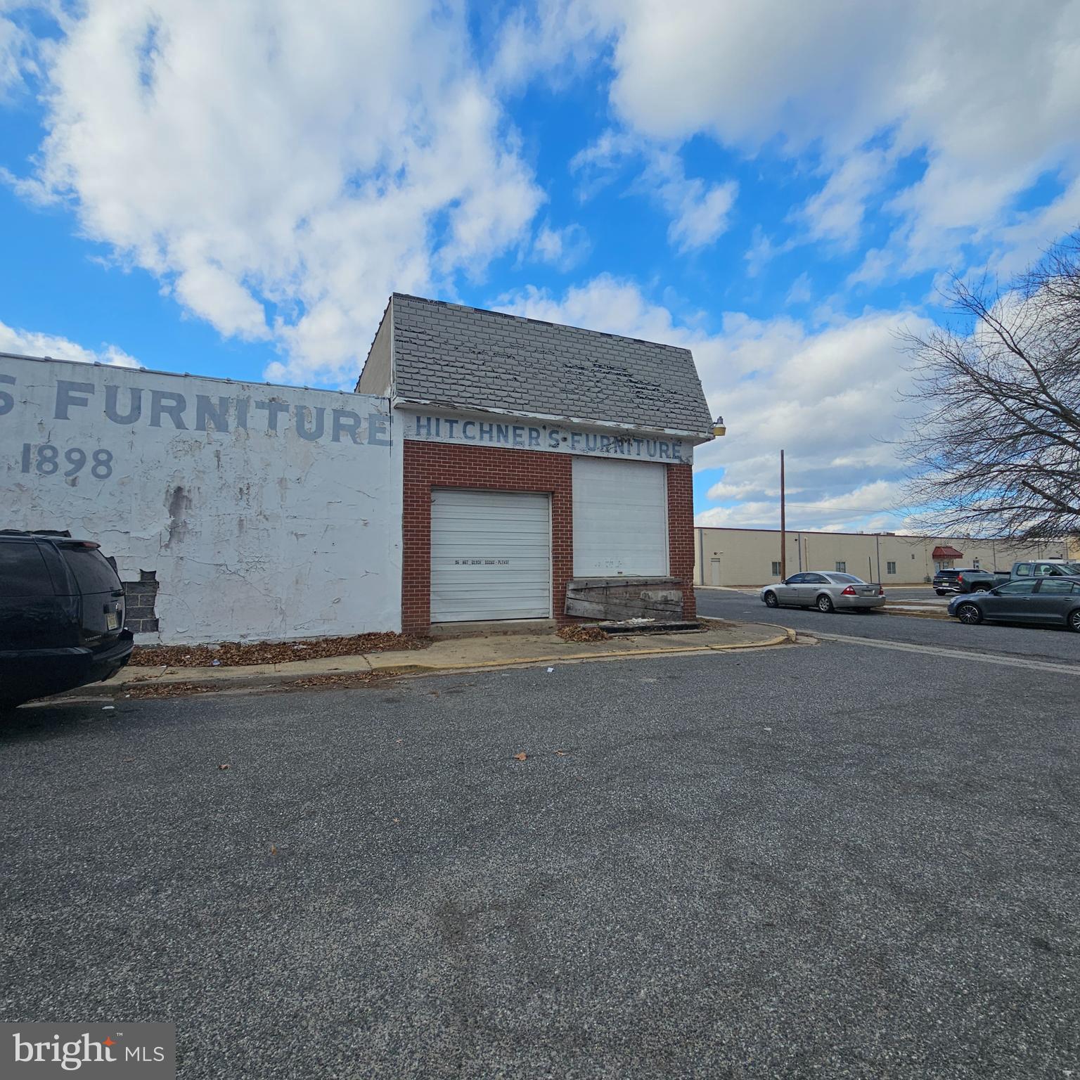 138 W BROADWAY 138-140