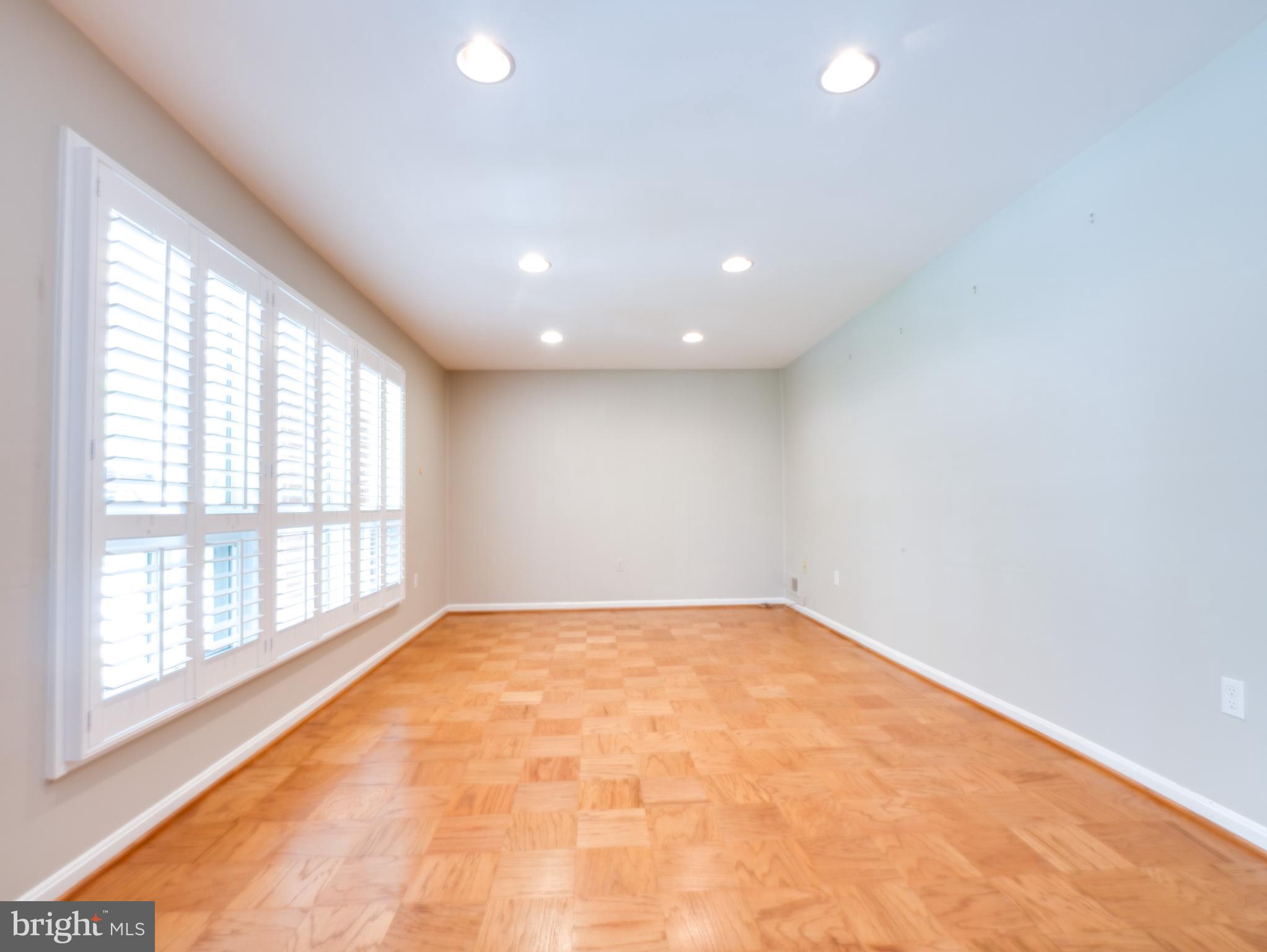 WEST SPRINGFIELD VILLAGE - Residential Lease