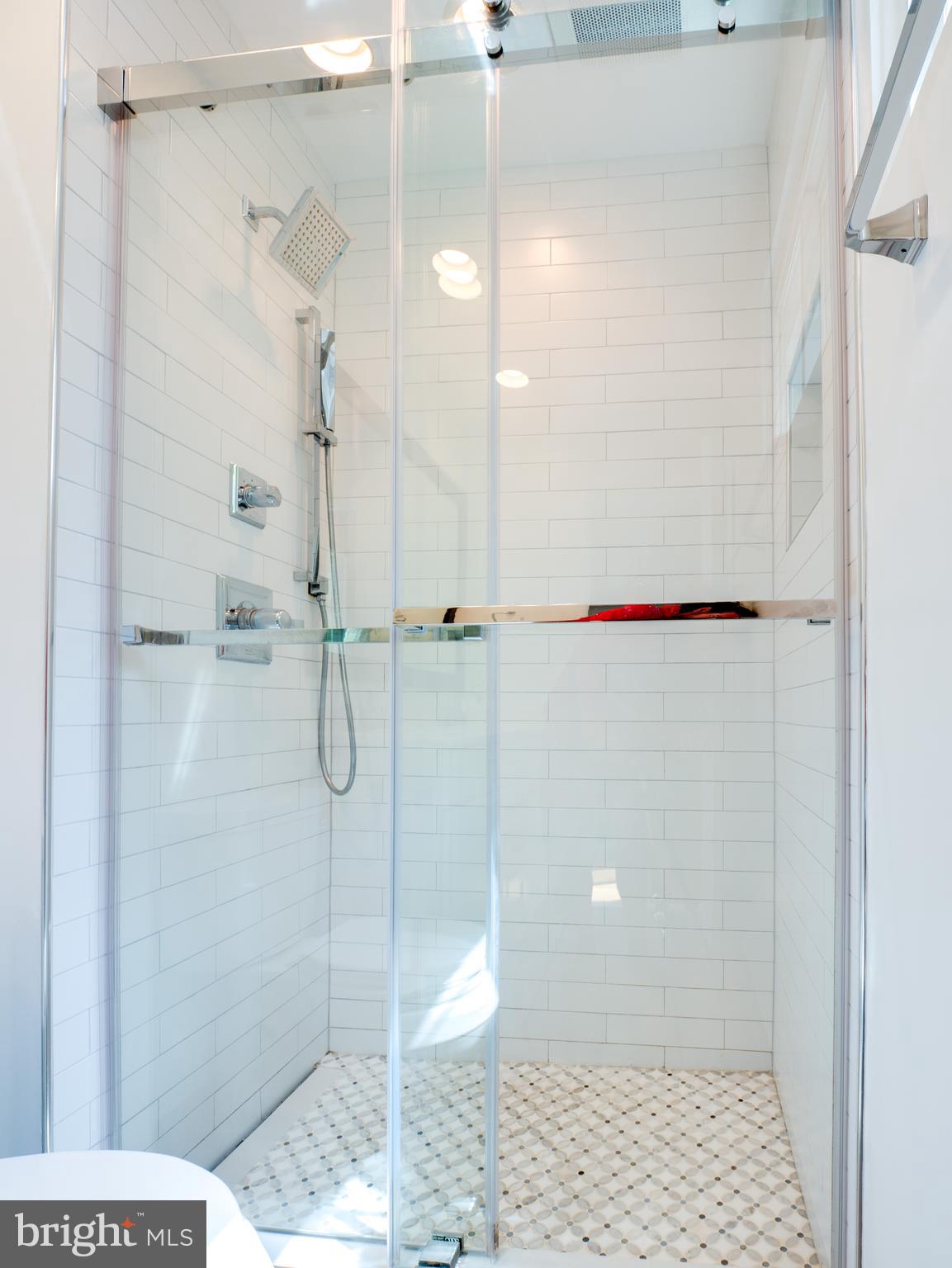 WEST SPRINGFIELD VILLAGE - Residential Lease