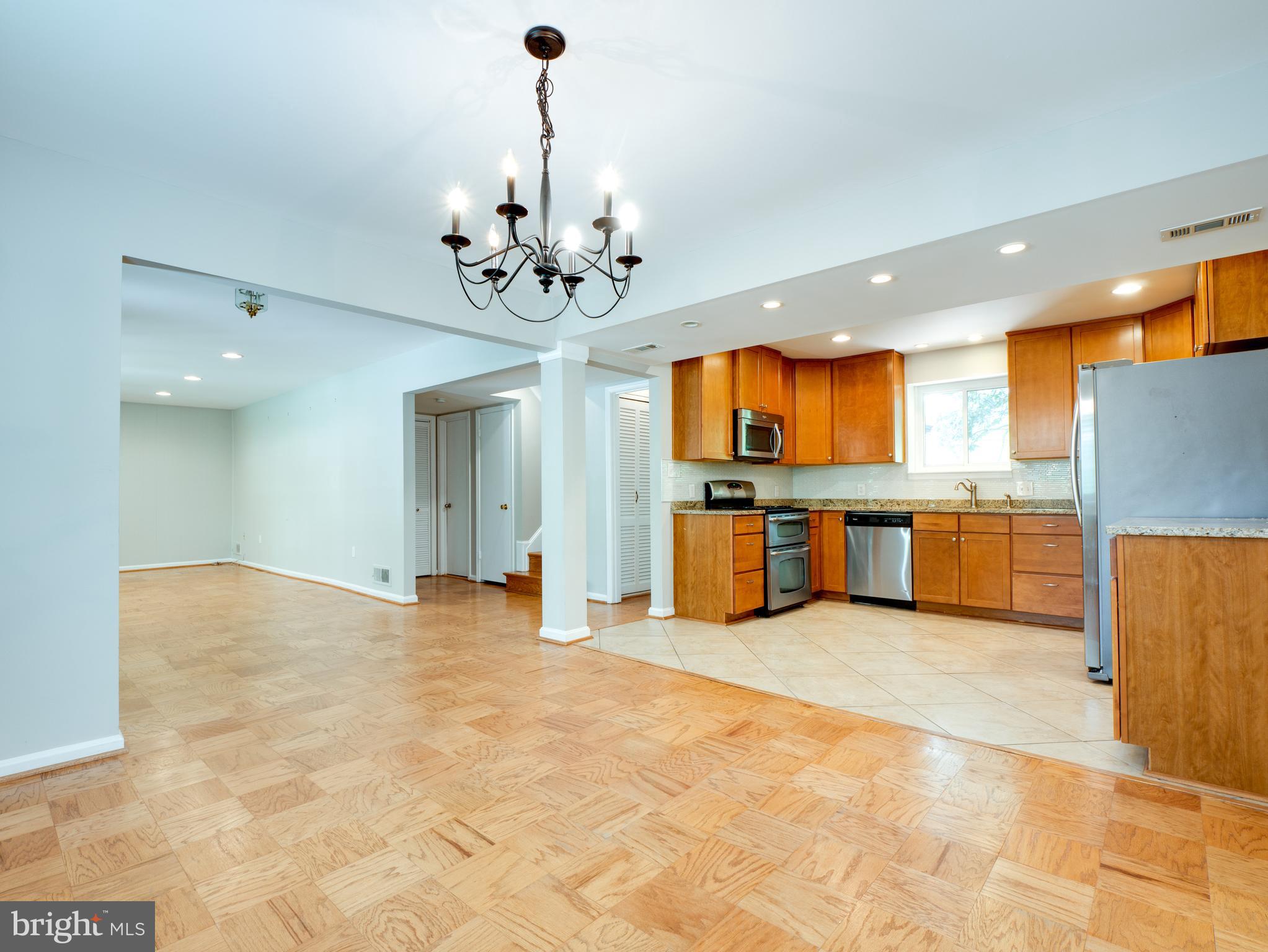 WEST SPRINGFIELD VILLAGE - Residential Lease