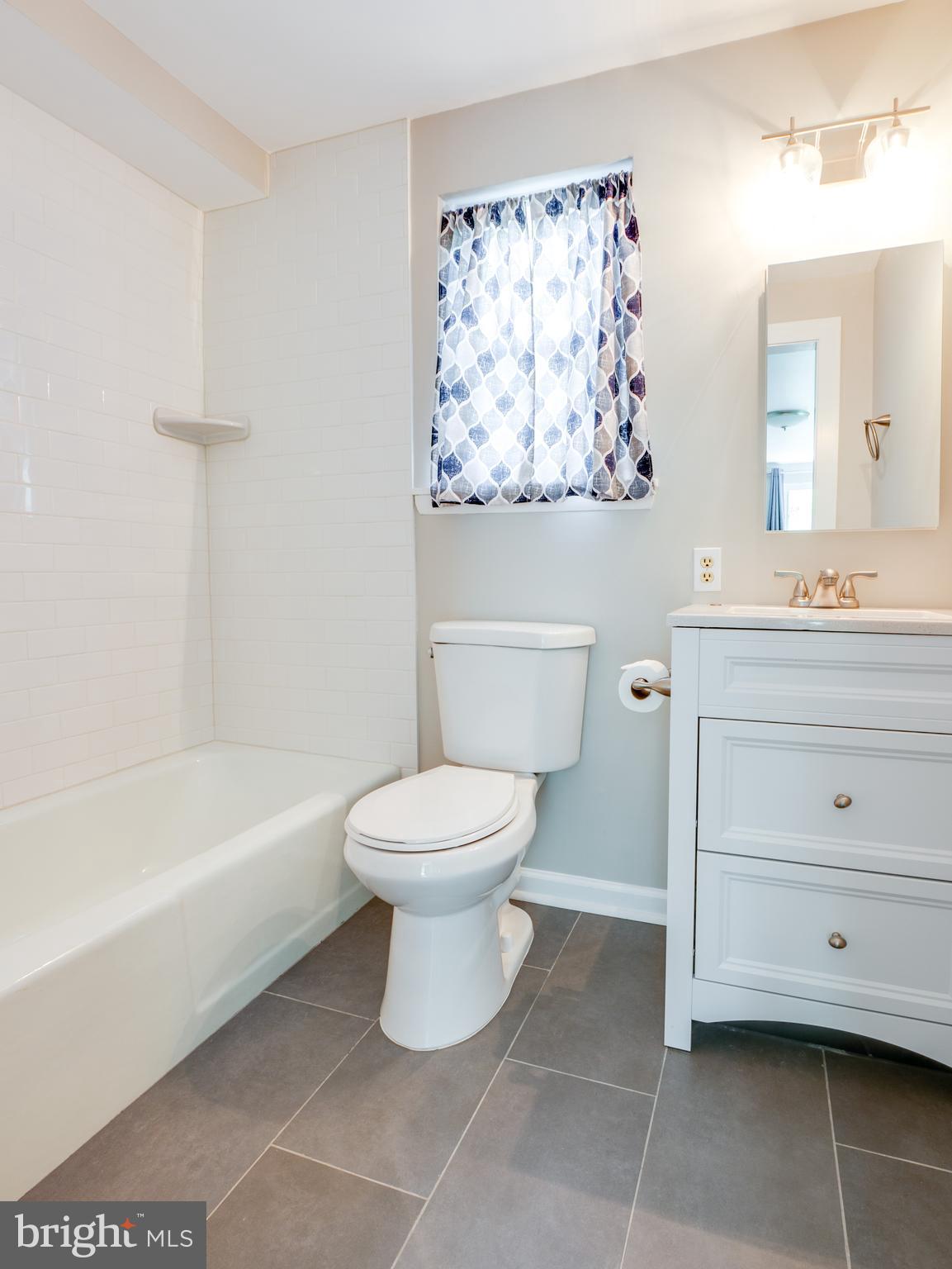 WEST SPRINGFIELD VILLAGE - Residential Lease