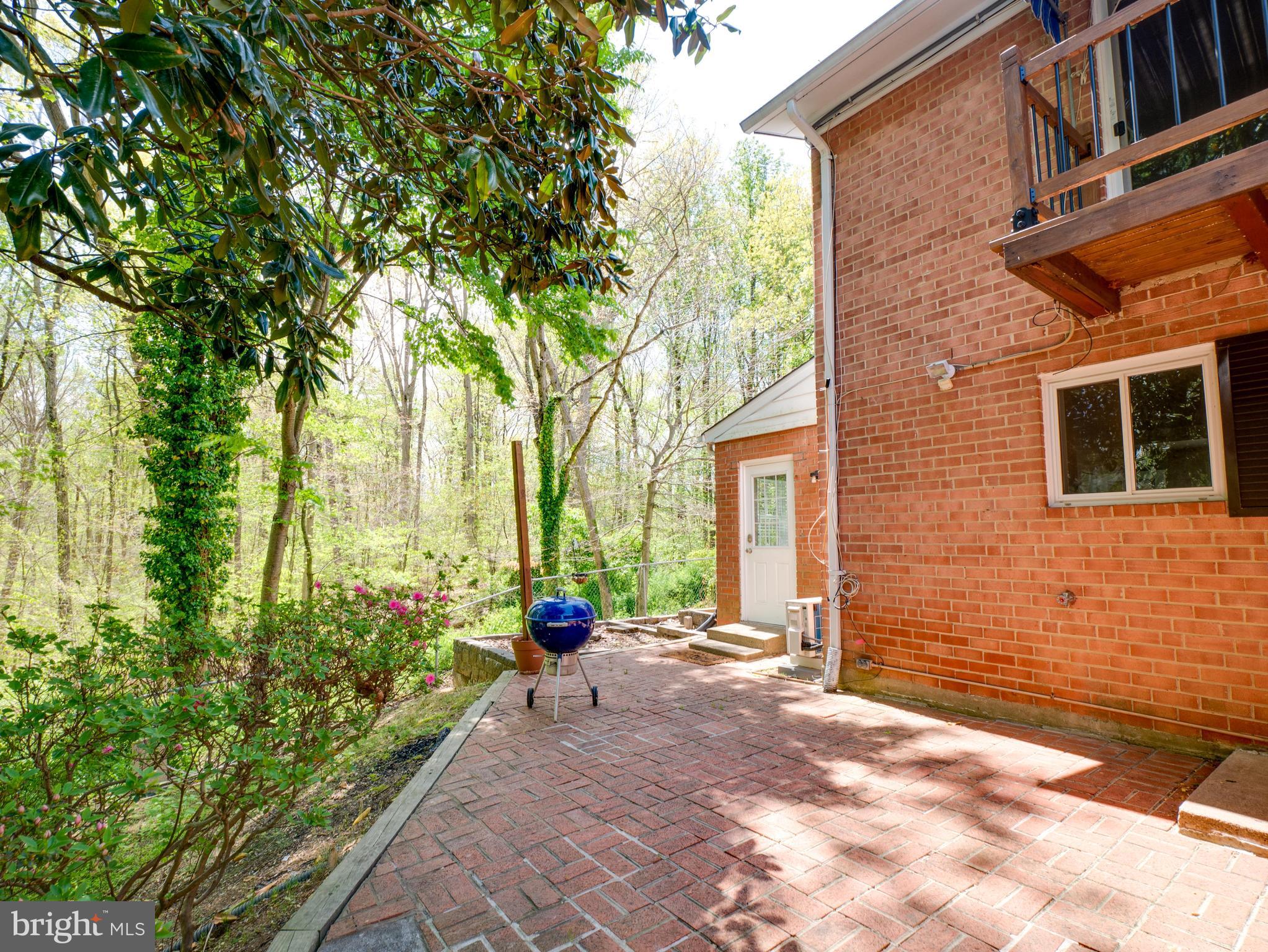 WEST SPRINGFIELD VILLAGE - Residential Lease