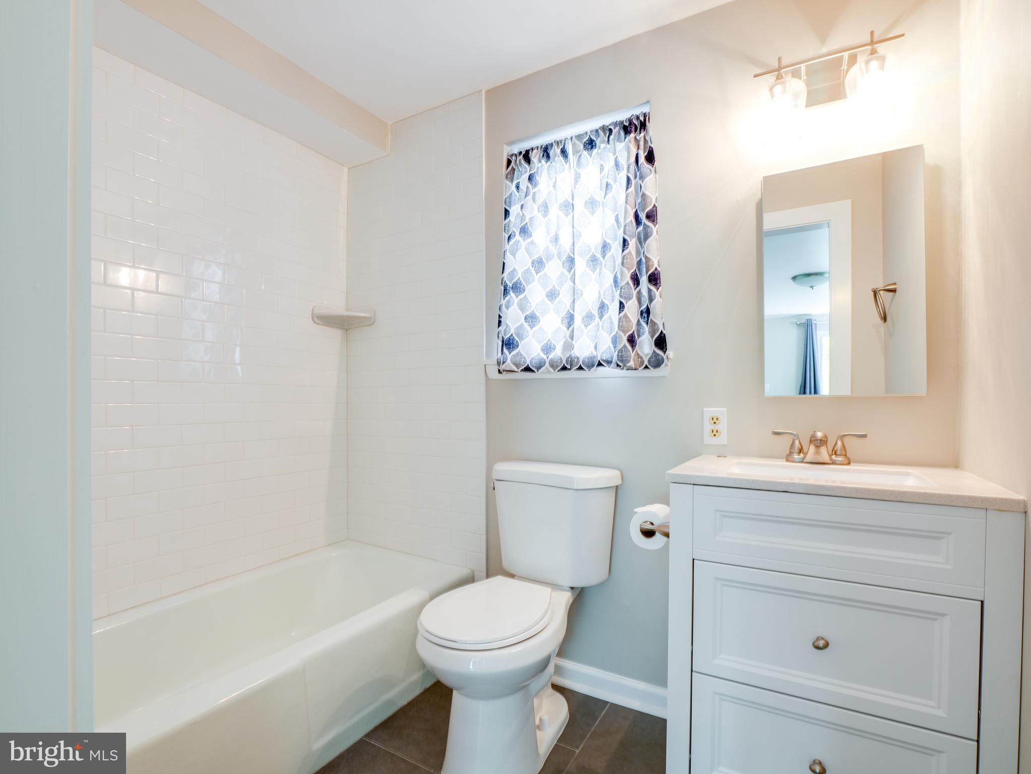 WEST SPRINGFIELD VILLAGE - Residential Lease