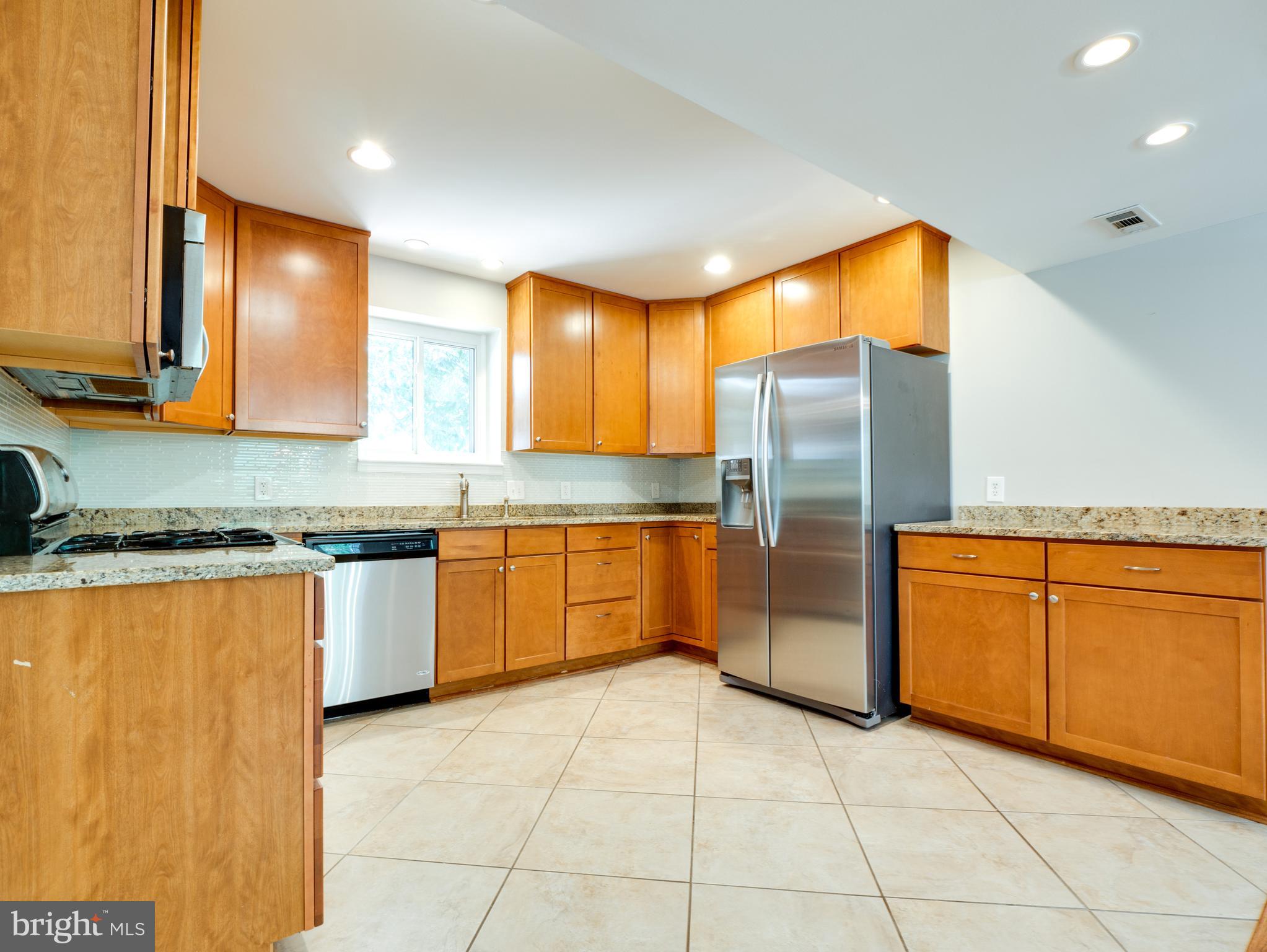 WEST SPRINGFIELD VILLAGE - Residential Lease