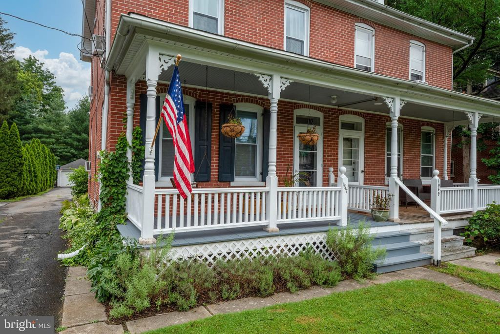 Photo of 1947 Willow Street Pike, LANCASTER, PA 17602 (MLS # PALA2072688)