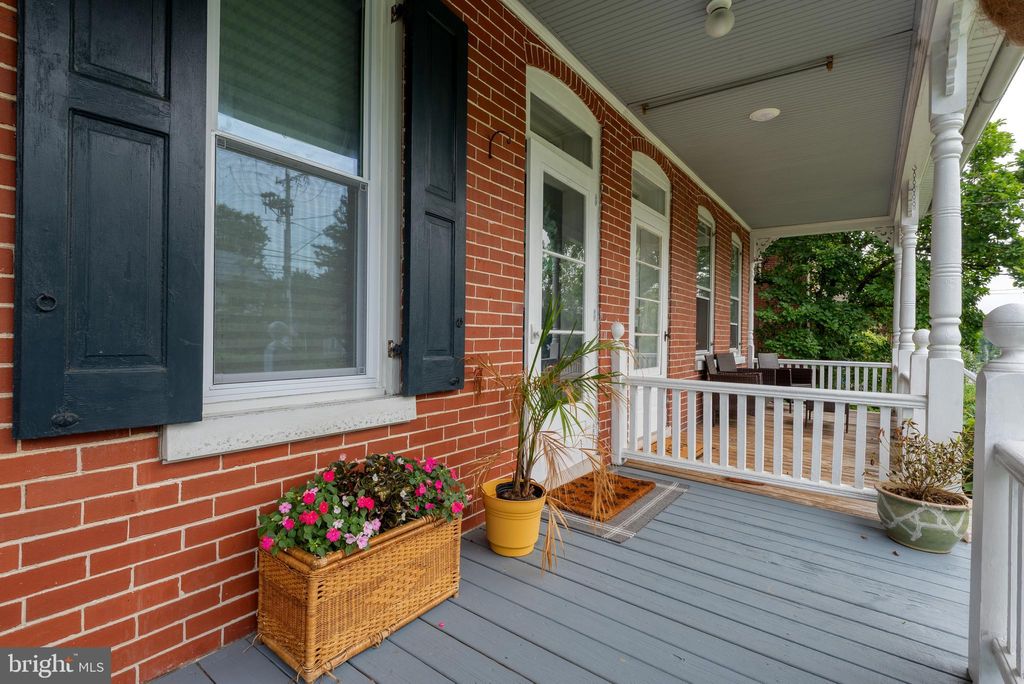 Photo of 1947 Willow Street Pike, LANCASTER, PA 17602 (MLS # PALA2072688)