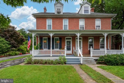 Photo of 1947 Willow Street Pike, LANCASTER, PA 17602 (MLS # PALA2072688)
