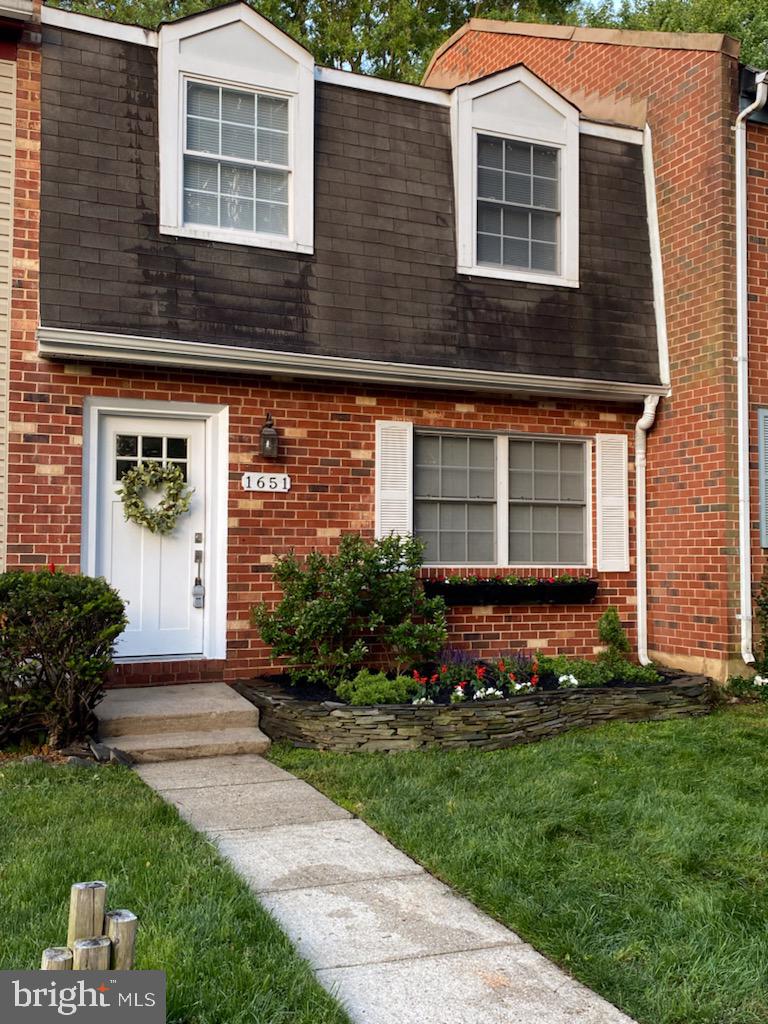 CROFTON MEADOWS - Residential