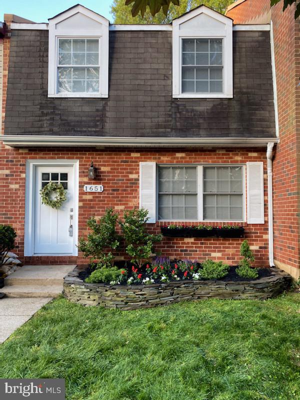 CROFTON MEADOWS - Residential