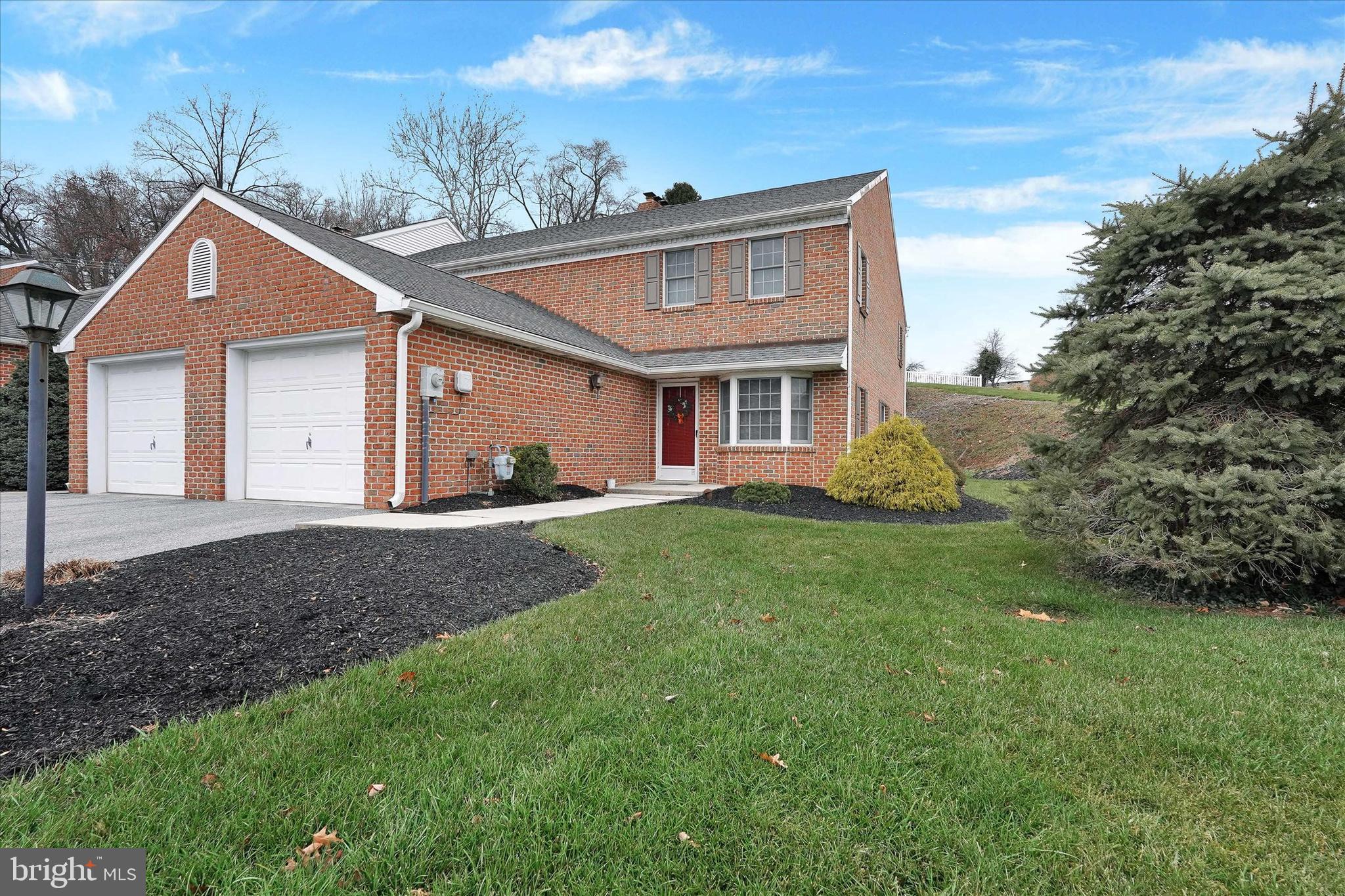 WYNTRE BROOKE CONDOS - Residential