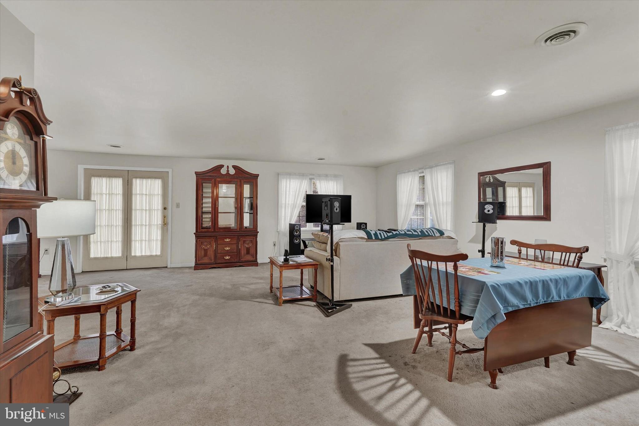 WYNTRE BROOKE CONDOS - Residential