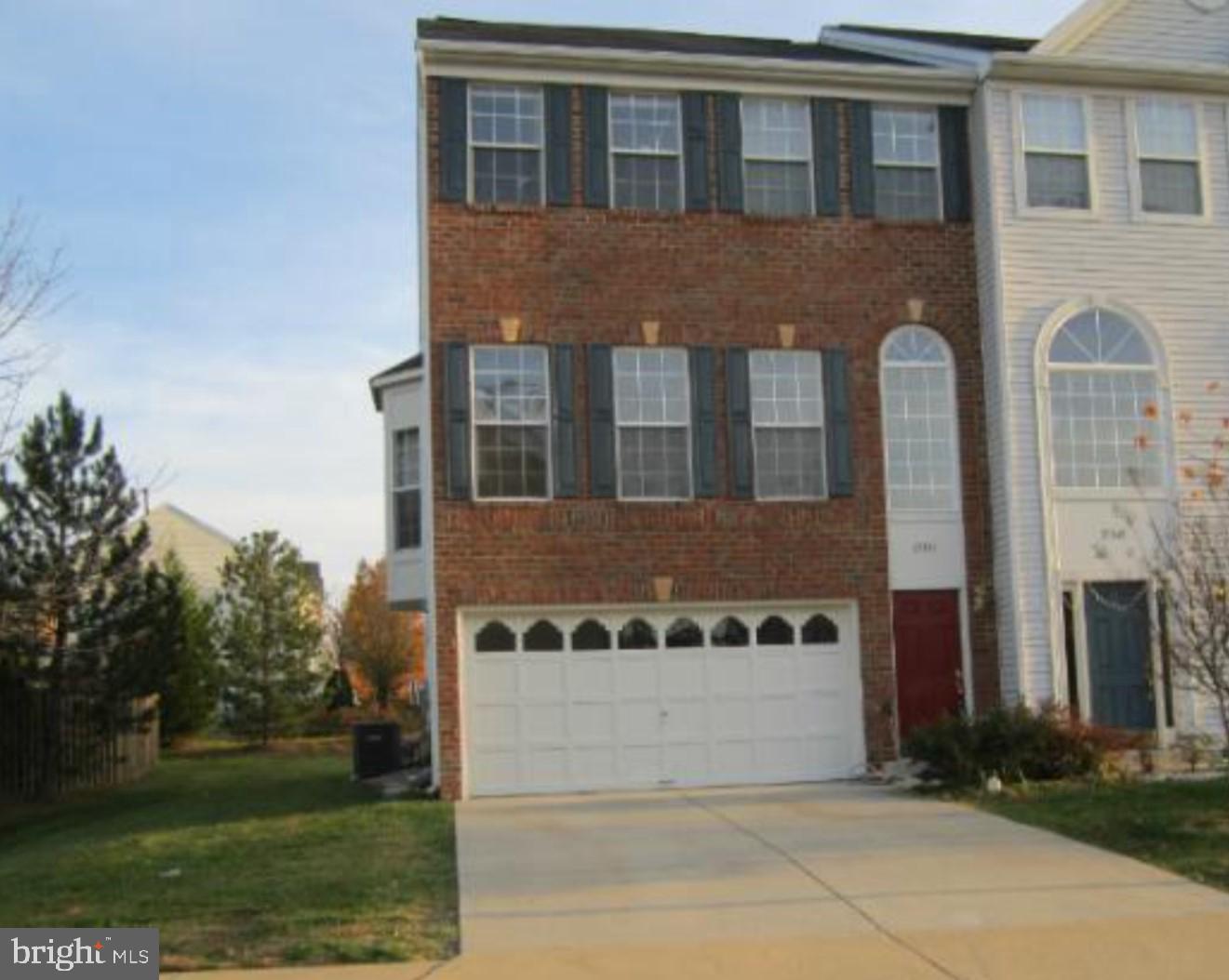 MCNAIR FARMS LANDBAY - Residential Lease