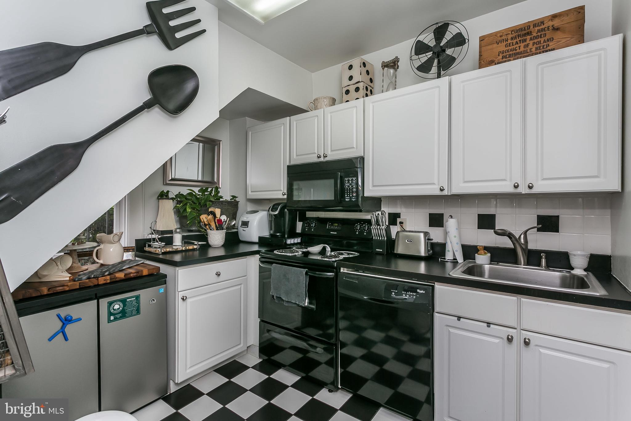 MOUNT VERNON PLACE HISTORIC DISTRICT - Residential Lease