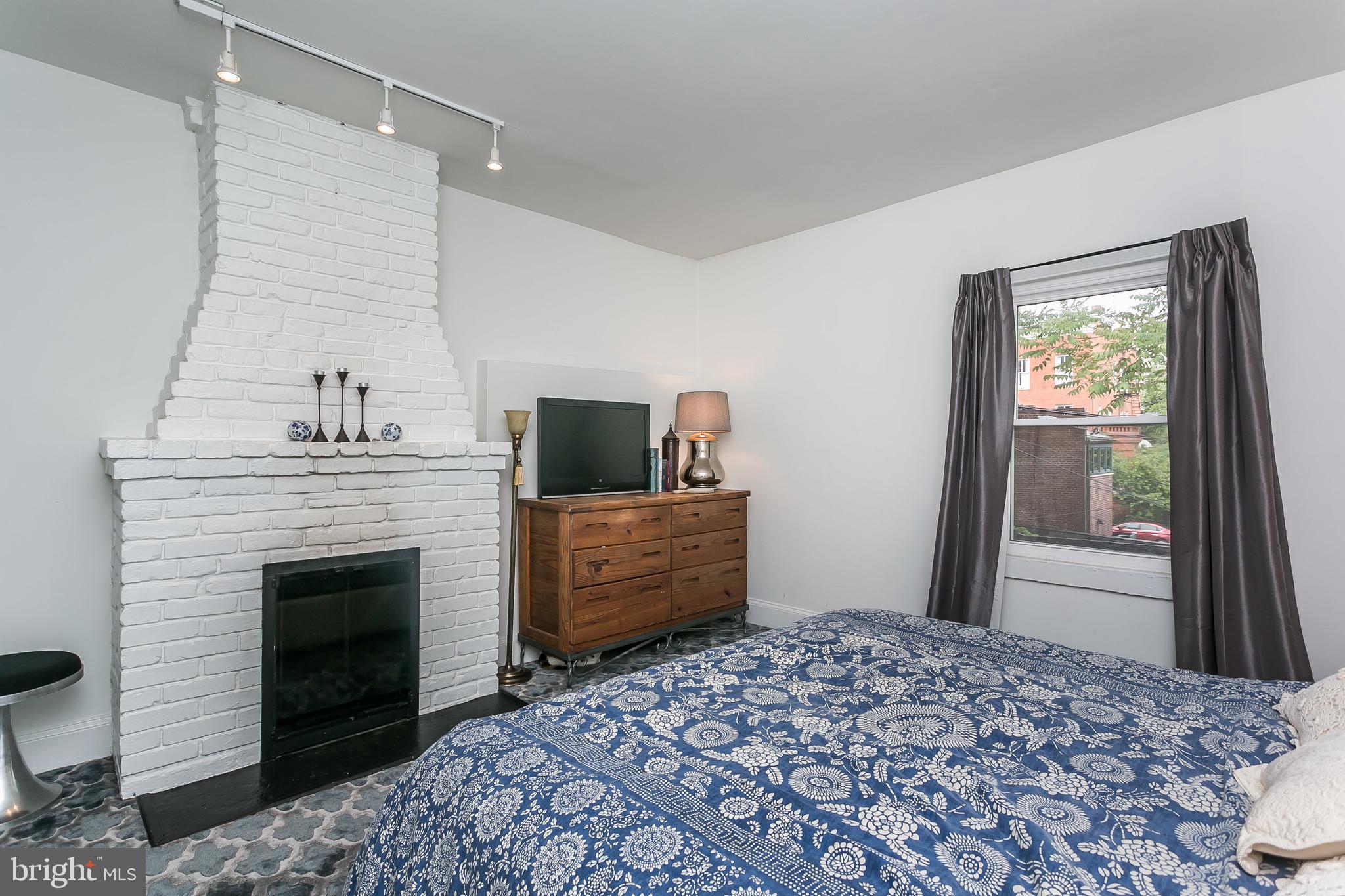 MOUNT VERNON PLACE HISTORIC DISTRICT - Residential Lease