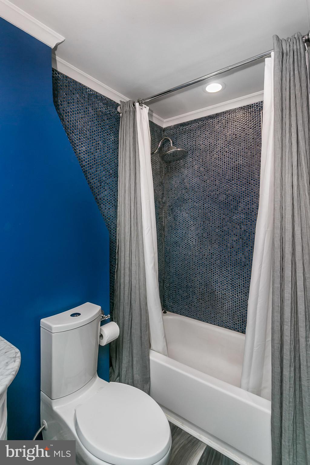 MOUNT VERNON PLACE HISTORIC DISTRICT - Residential Lease